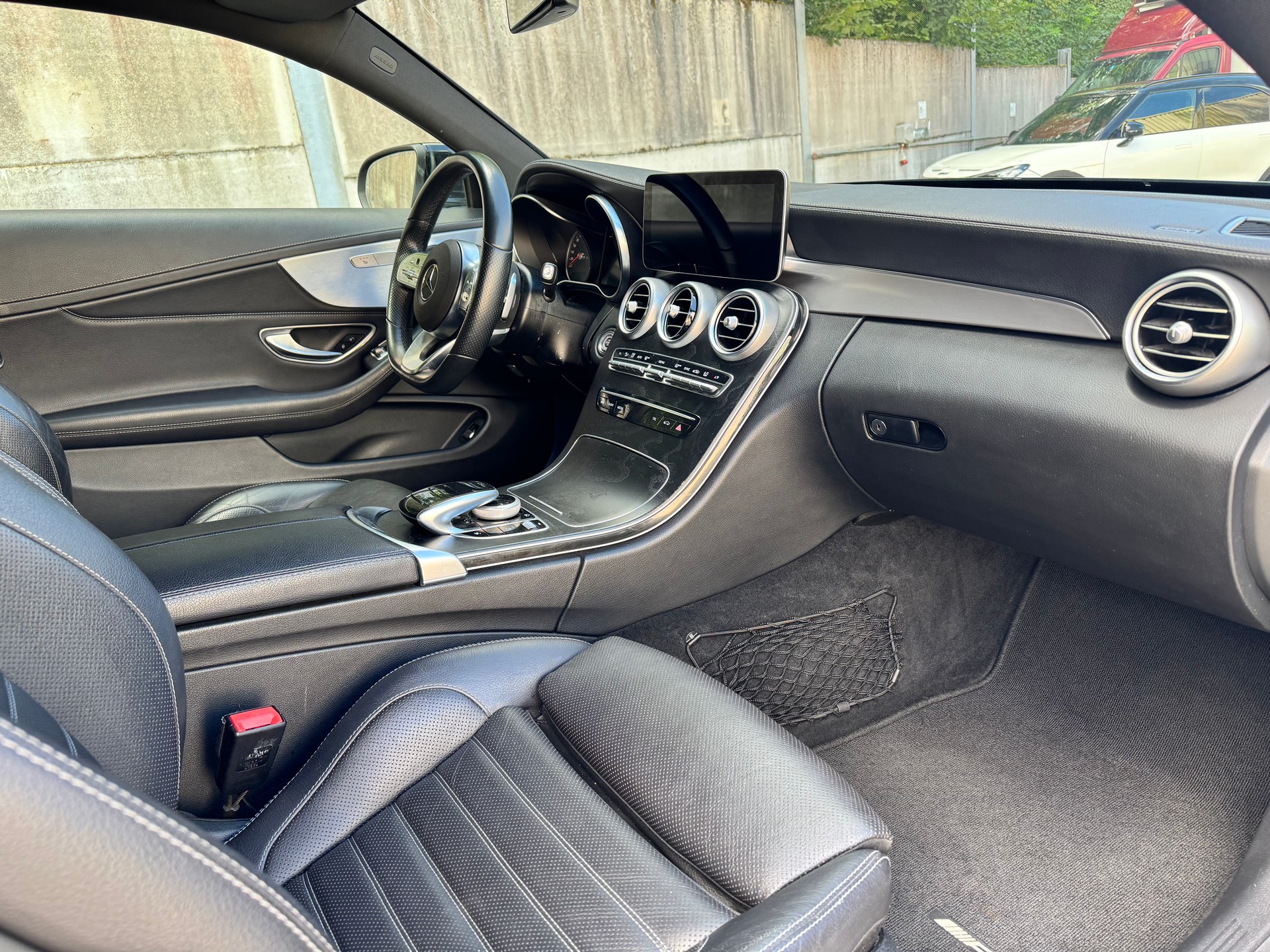 MERCEDES-BENZ C 180 AMG Line 9G-Tronic-image-8