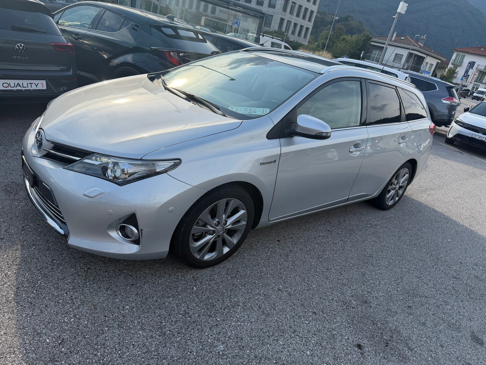 TOYOTA Auris Touring Sports 1.8 16V HSD Linea Sol-image-1