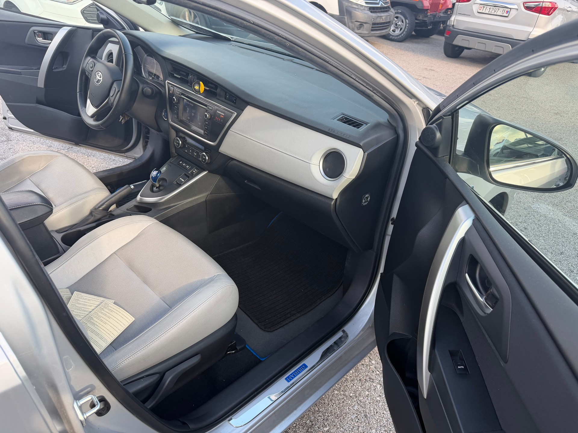 TOYOTA Auris Touring Sports 1.8 16V HSD Linea Sol-image-10