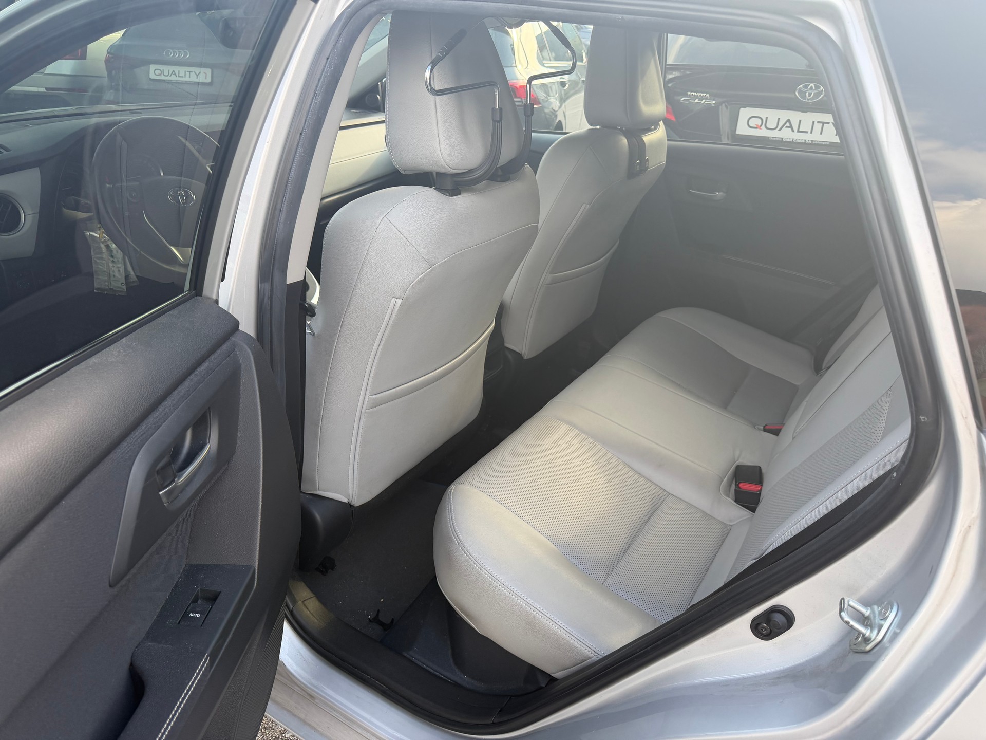 TOYOTA Auris Touring Sports 1.8 16V HSD Linea Sol-image-8