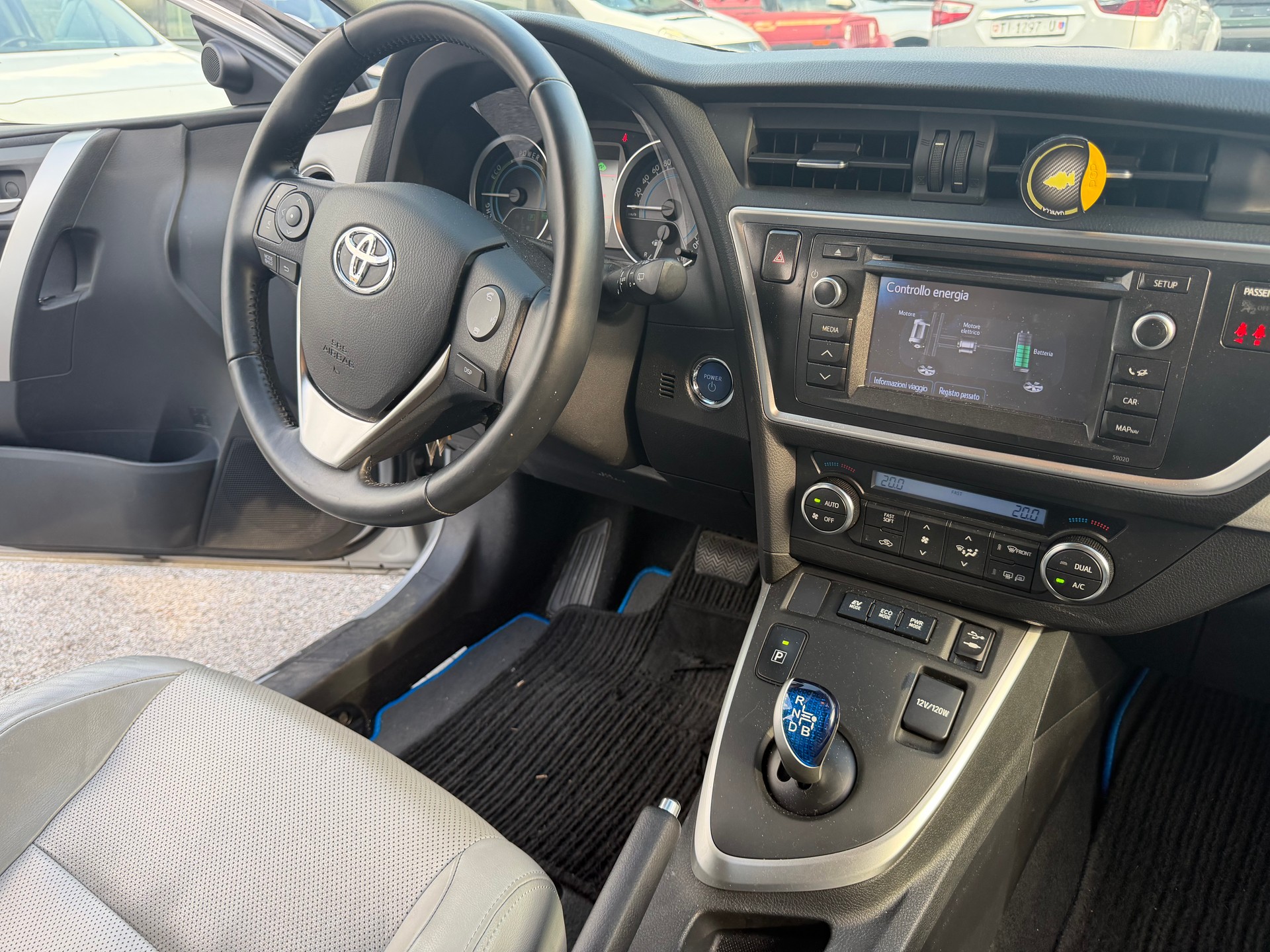TOYOTA Auris Touring Sports 1.8 16V HSD Linea Sol-image-11