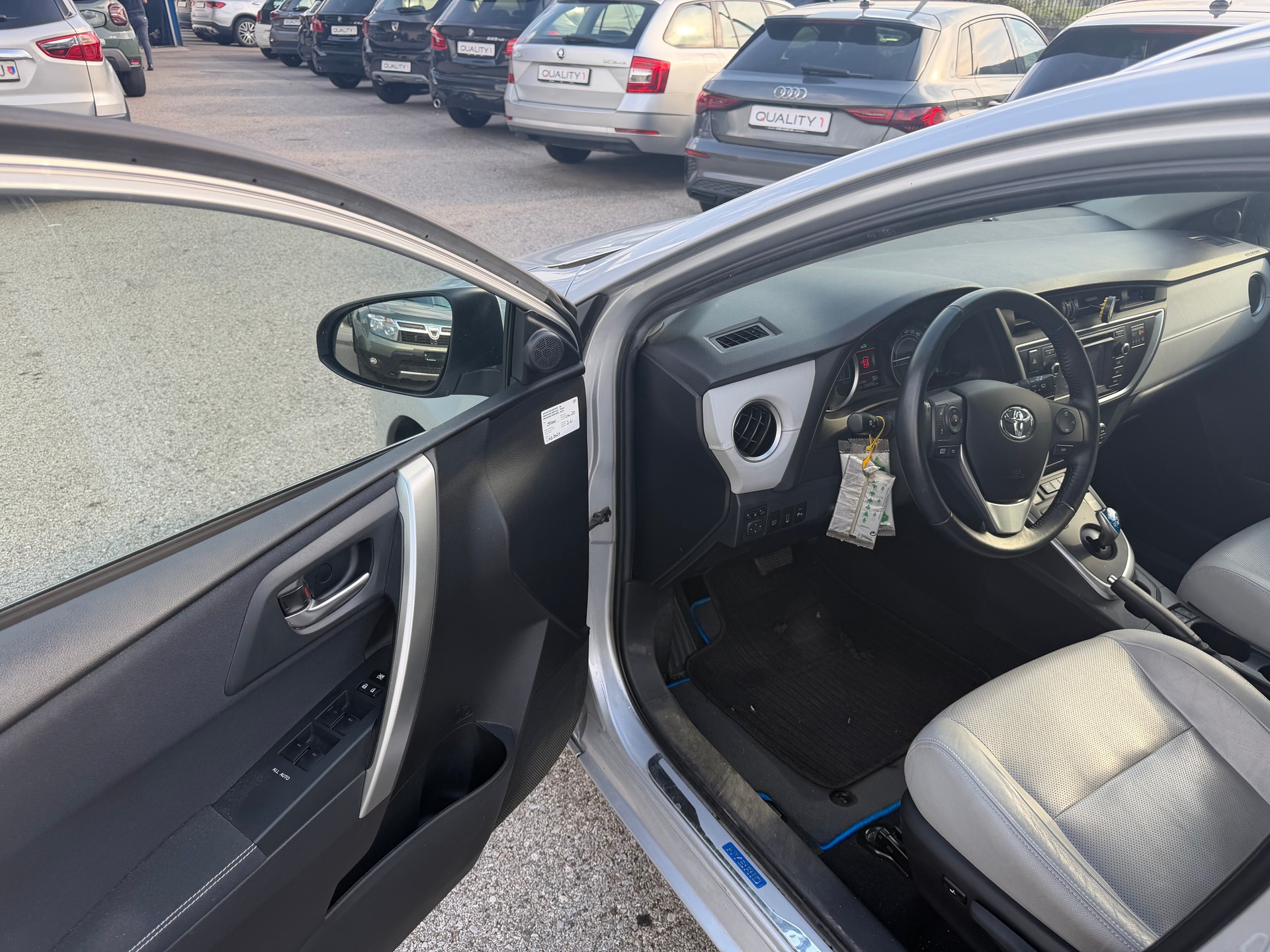 TOYOTA Auris Touring Sports 1.8 16V HSD Linea Sol-image-6