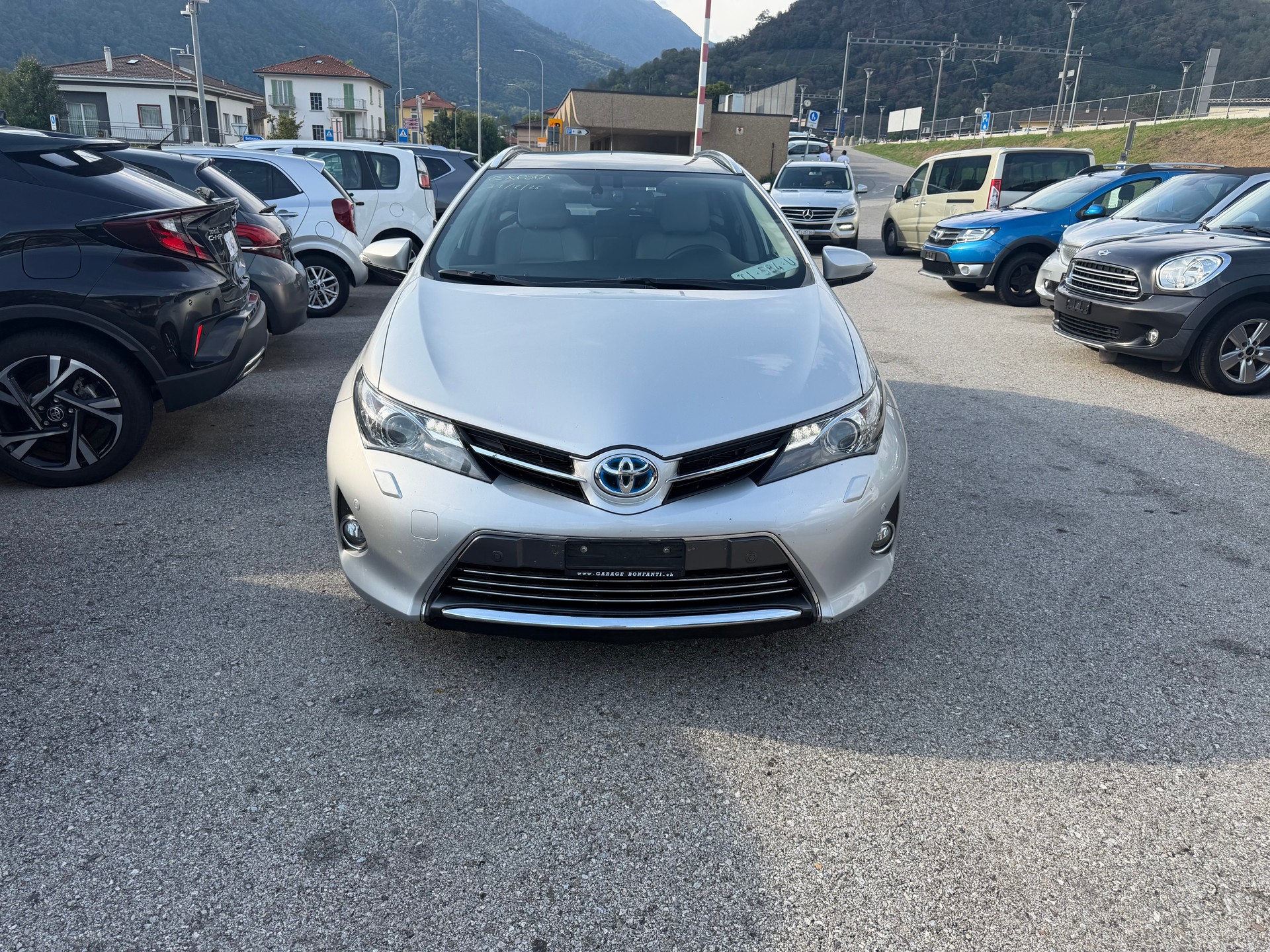TOYOTA Auris Touring Sports 1.8 16V HSD Linea Sol