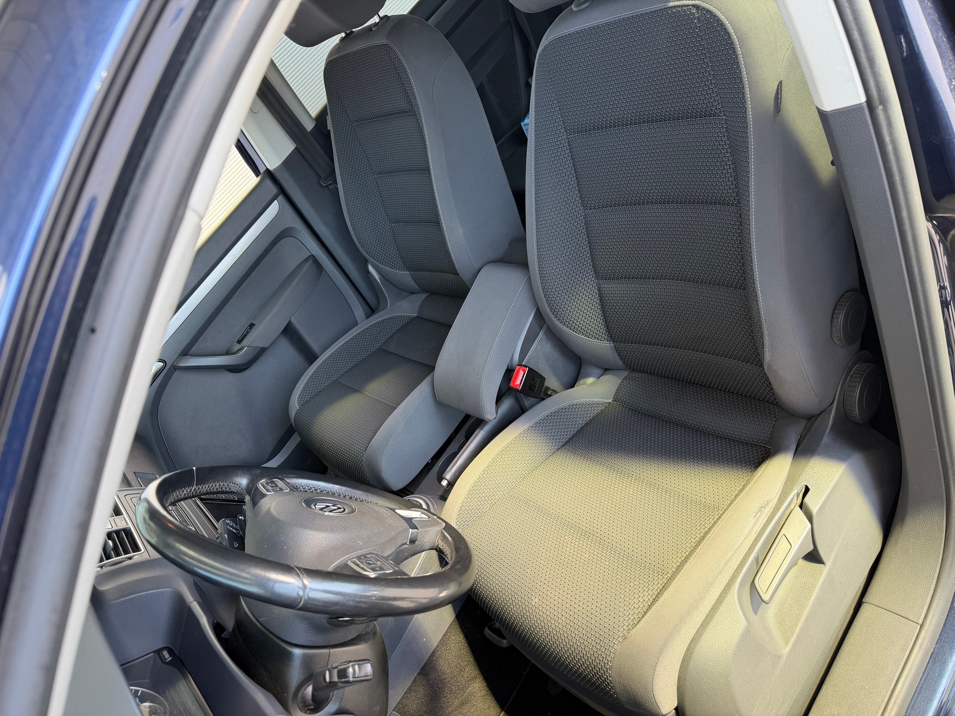 VW Touran 2.0 TDI Team DSG-image-5