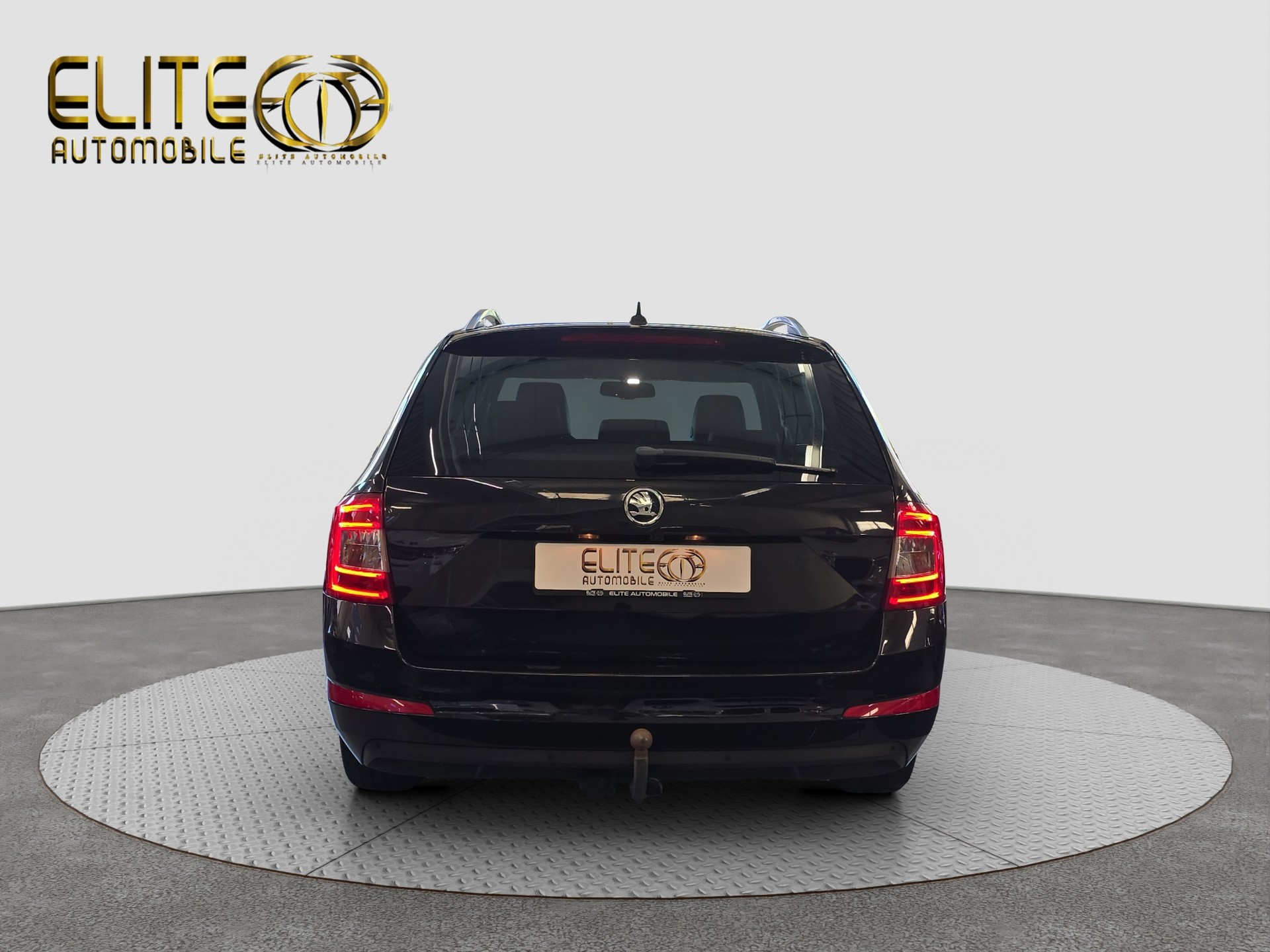 SKODA Octavia Combi 1.8 TSI Elegance 4x4 DSG-image-6