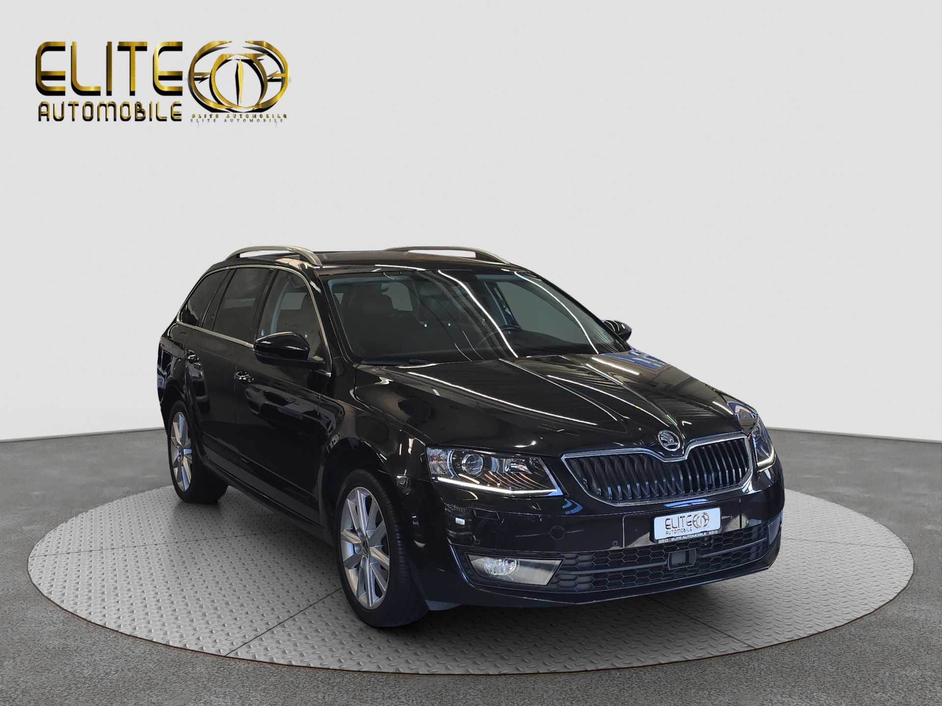 SKODA Octavia Combi 1.8 TSI Elegance 4x4 DSG-image-0