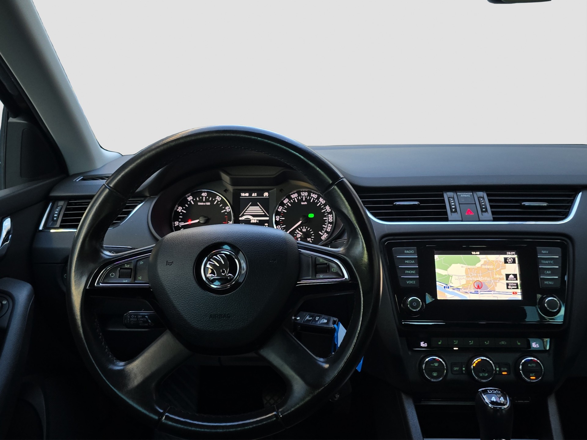 SKODA Octavia Combi 1.8 TSI Elegance 4x4 DSG-image-10