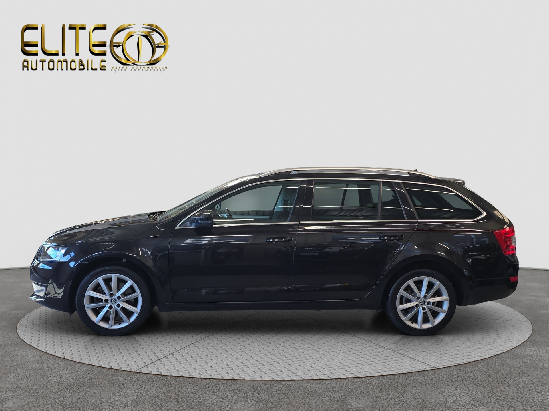 SKODA Octavia Combi 1.8 TSI Elegance 4x4 DSG-image-4