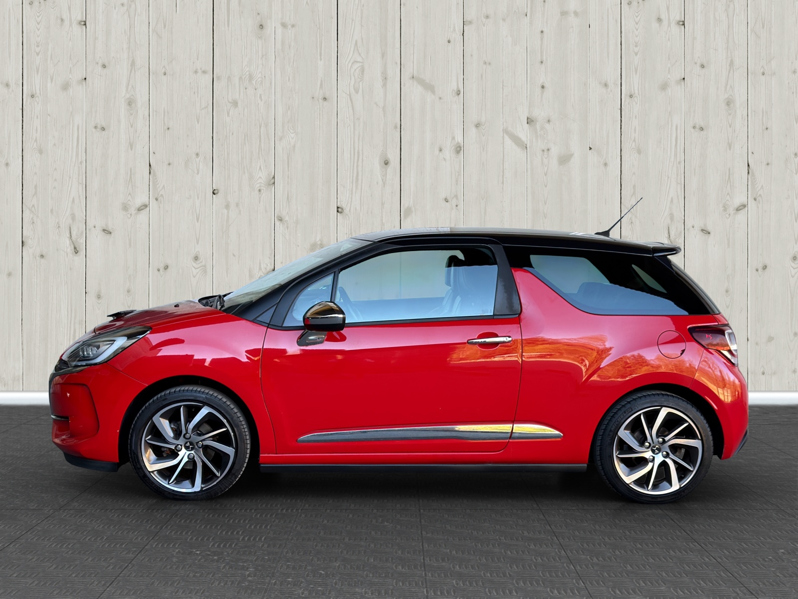 DS AUTOMOBILES DS 3 1.2 PureTech Sport Chic-image-3