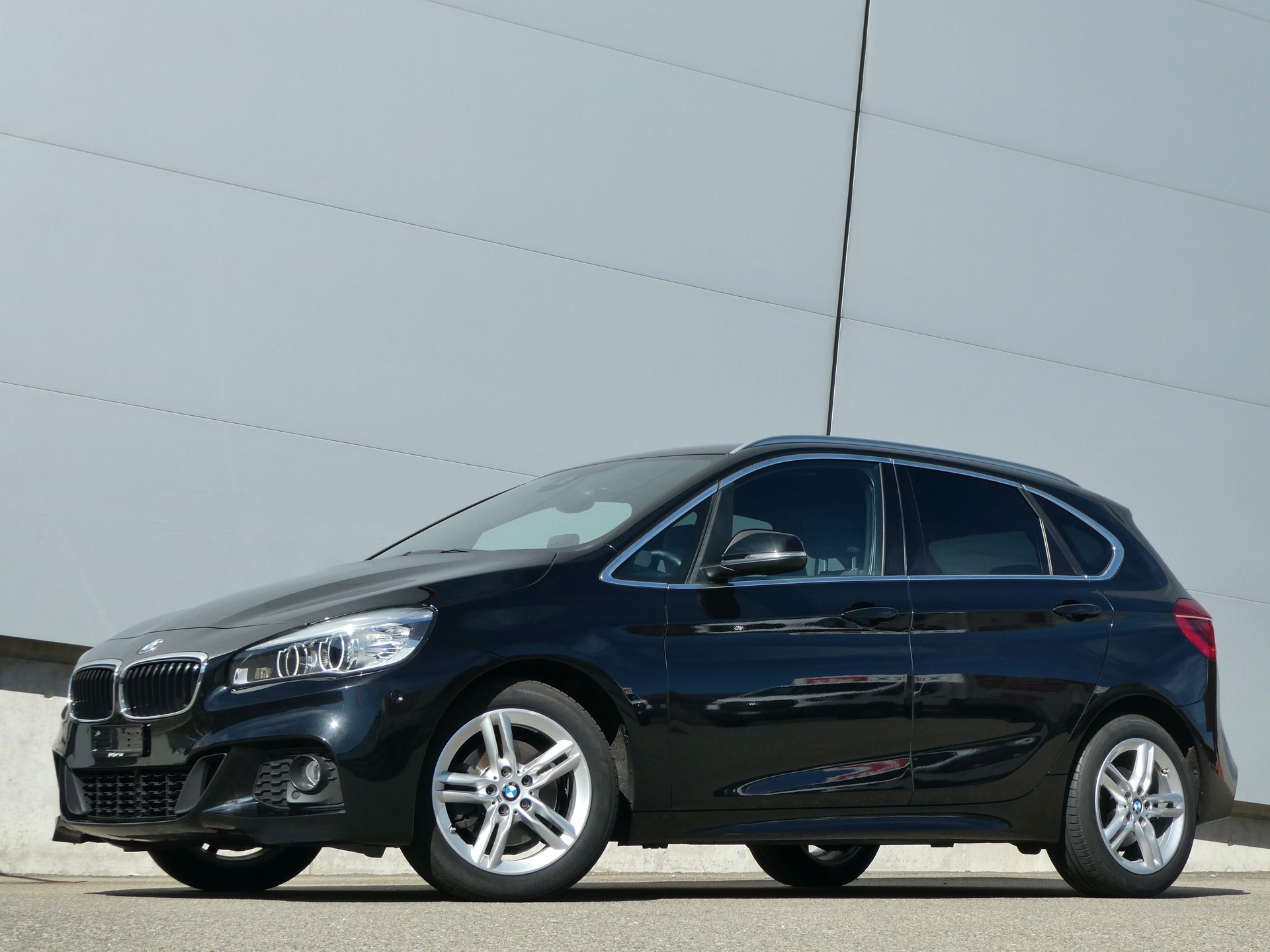 BMW 220d xDrive Active Tourer M Sport Steptronic-image-2