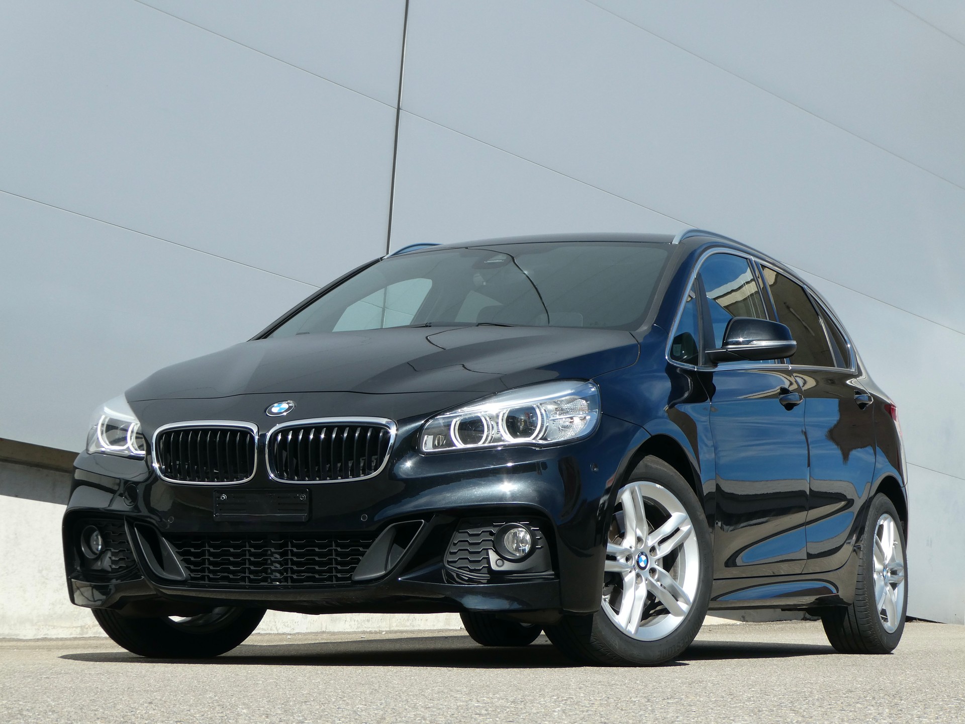 BMW 220d xDrive Active Tourer M Sport Steptronic-image-0