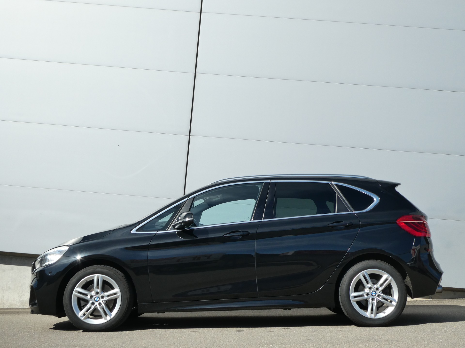 BMW 220d xDrive Active Tourer M Sport Steptronic-image-3