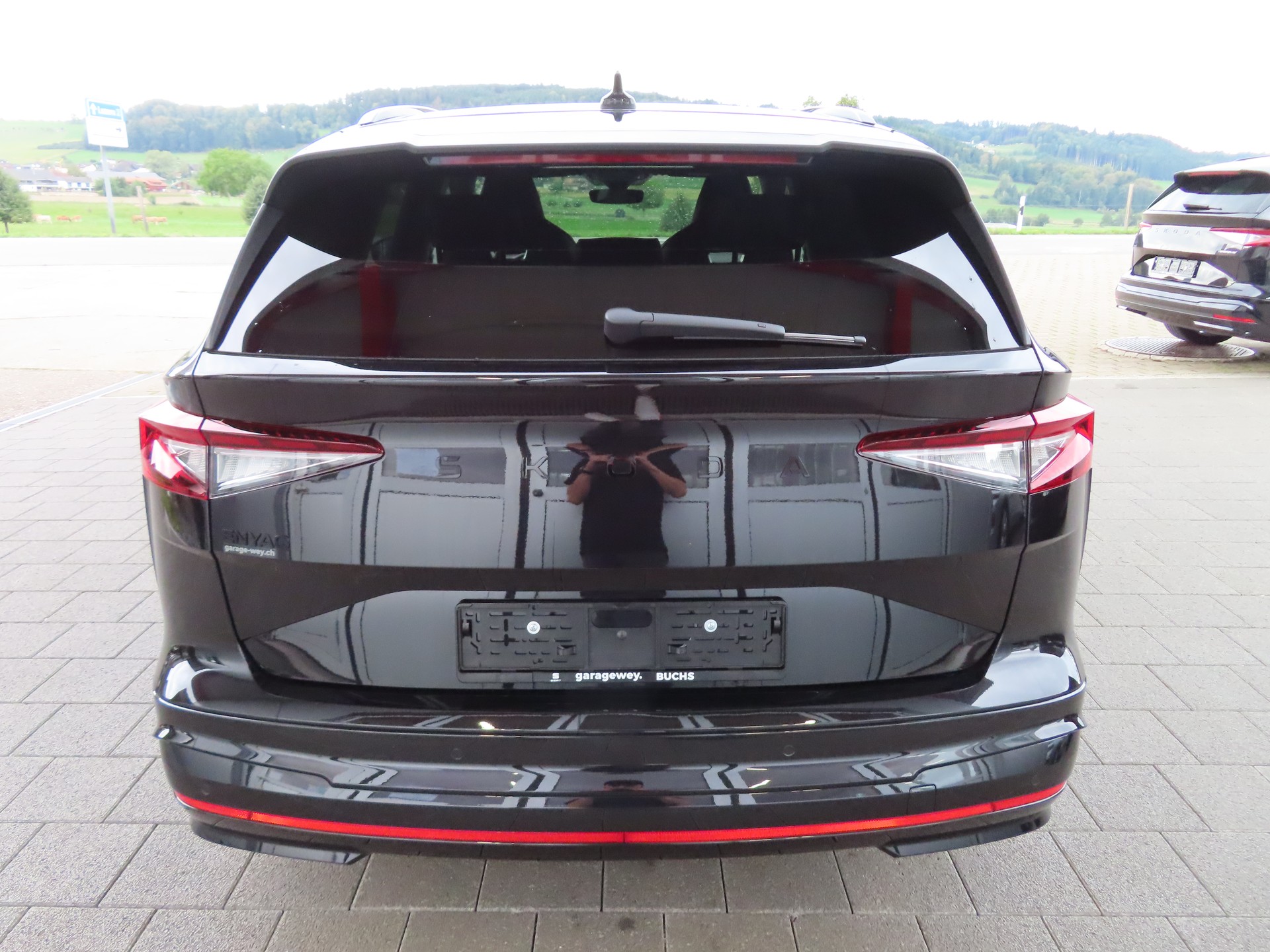 SKODA Enyaq 4x4 RS-image-5