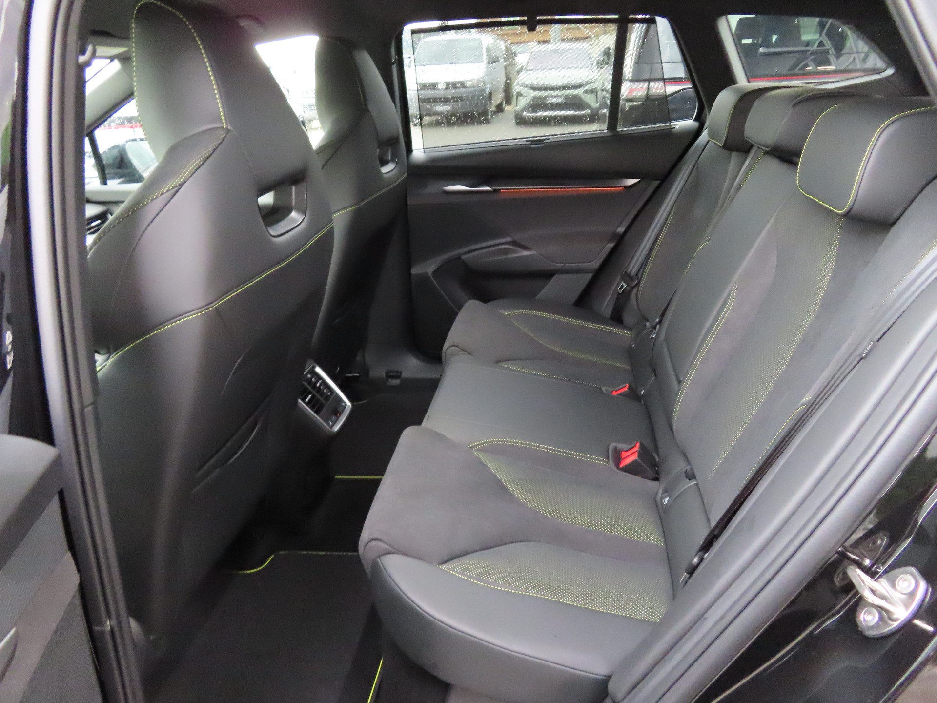 SKODA Enyaq 4x4 RS-image-13