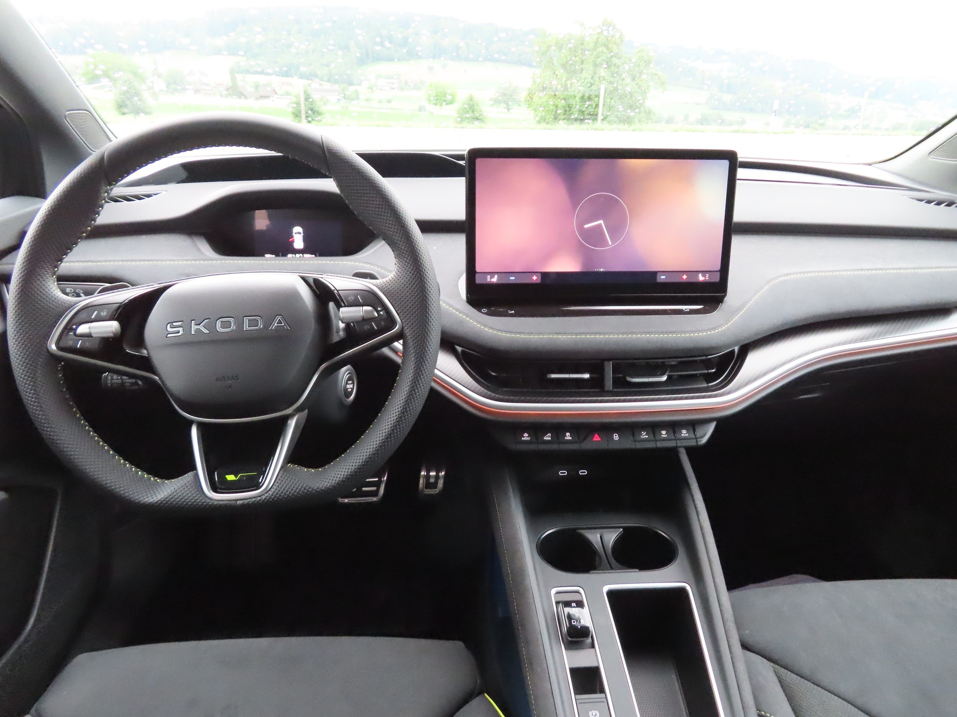 SKODA Enyaq 4x4 RS-image-9