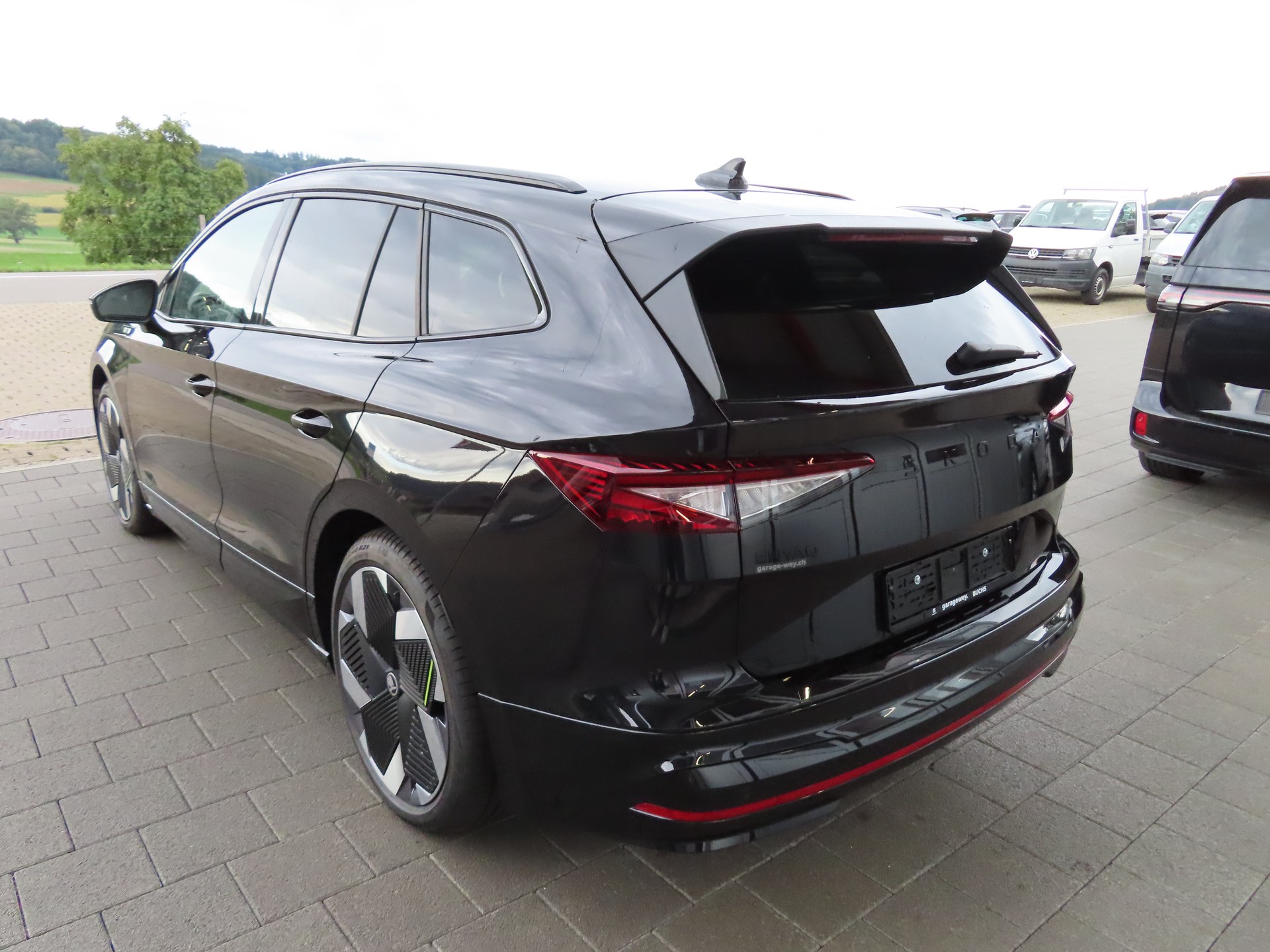 SKODA Enyaq 4x4 RS-image-2