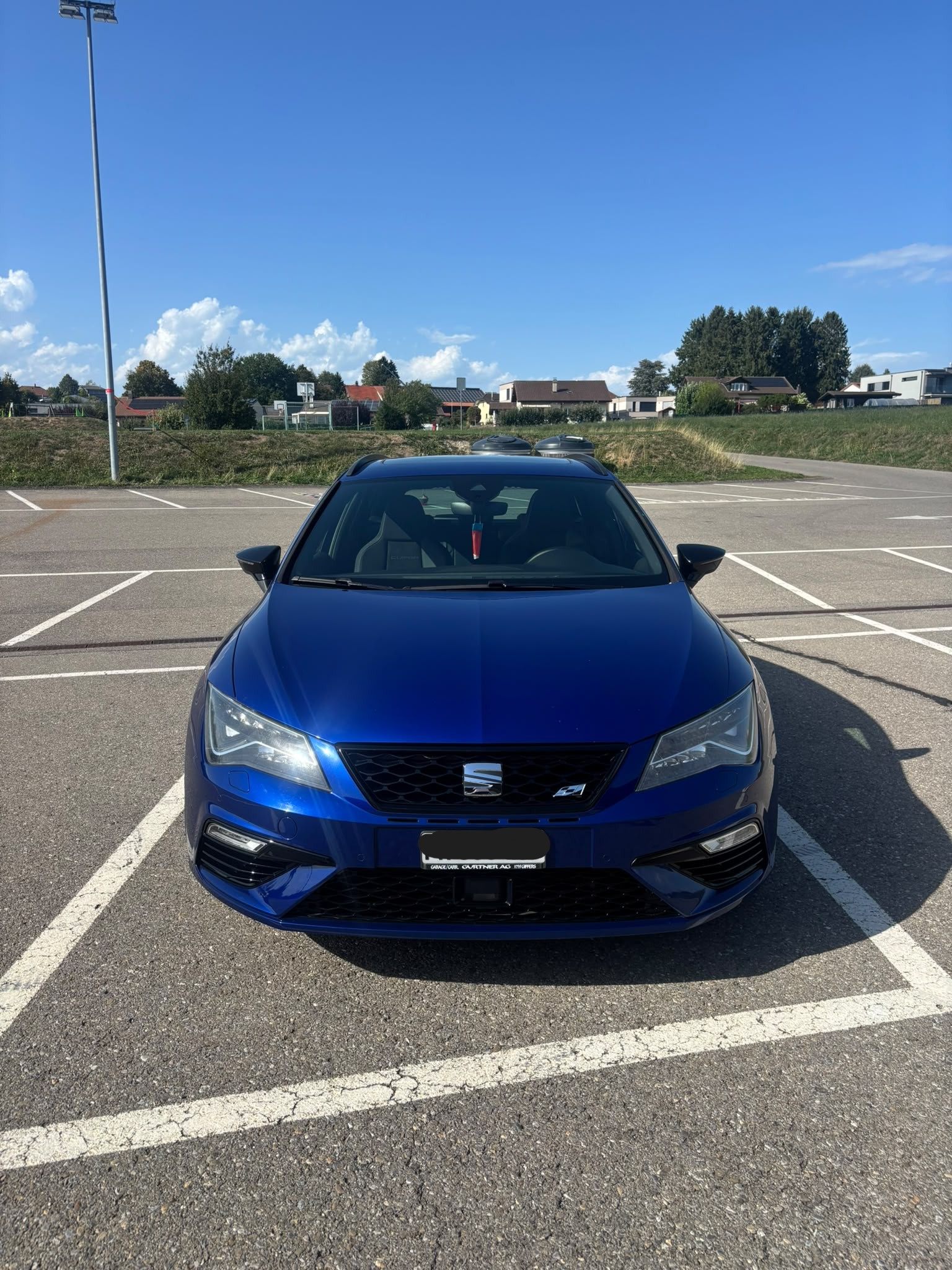 SEAT Leon ST 2.0 TSI Cupra 300 4 Drive DSG-image-2