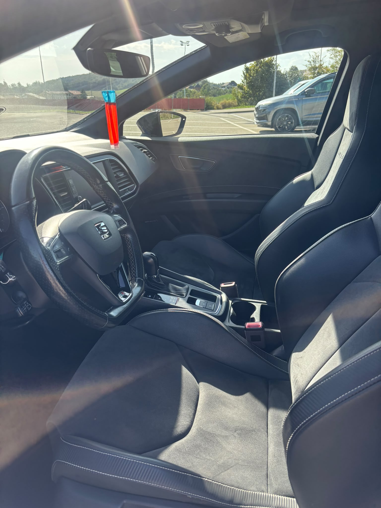 SEAT Leon ST 2.0 TSI Cupra 300 4 Drive DSG-image-11