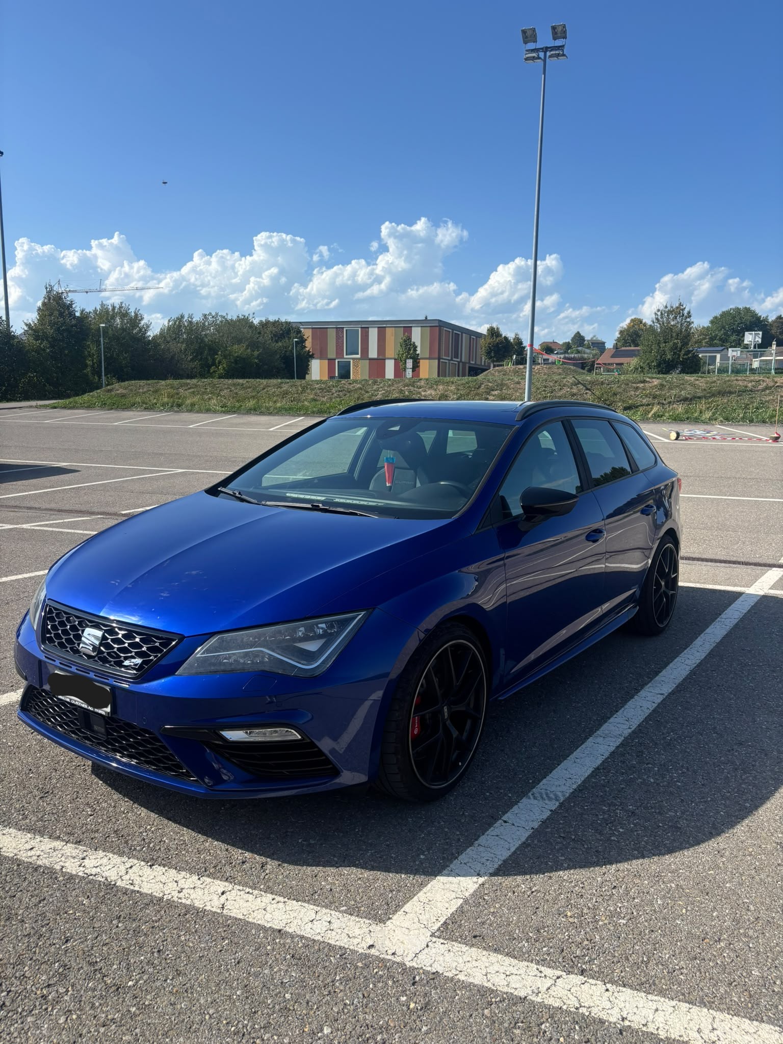 SEAT Leon ST 2.0 TSI Cupra 300 4 Drive DSG-image-1