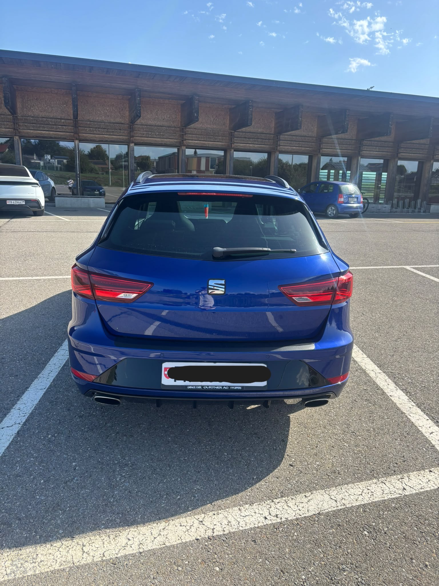 SEAT Leon ST 2.0 TSI Cupra 300 4 Drive DSG-image-3