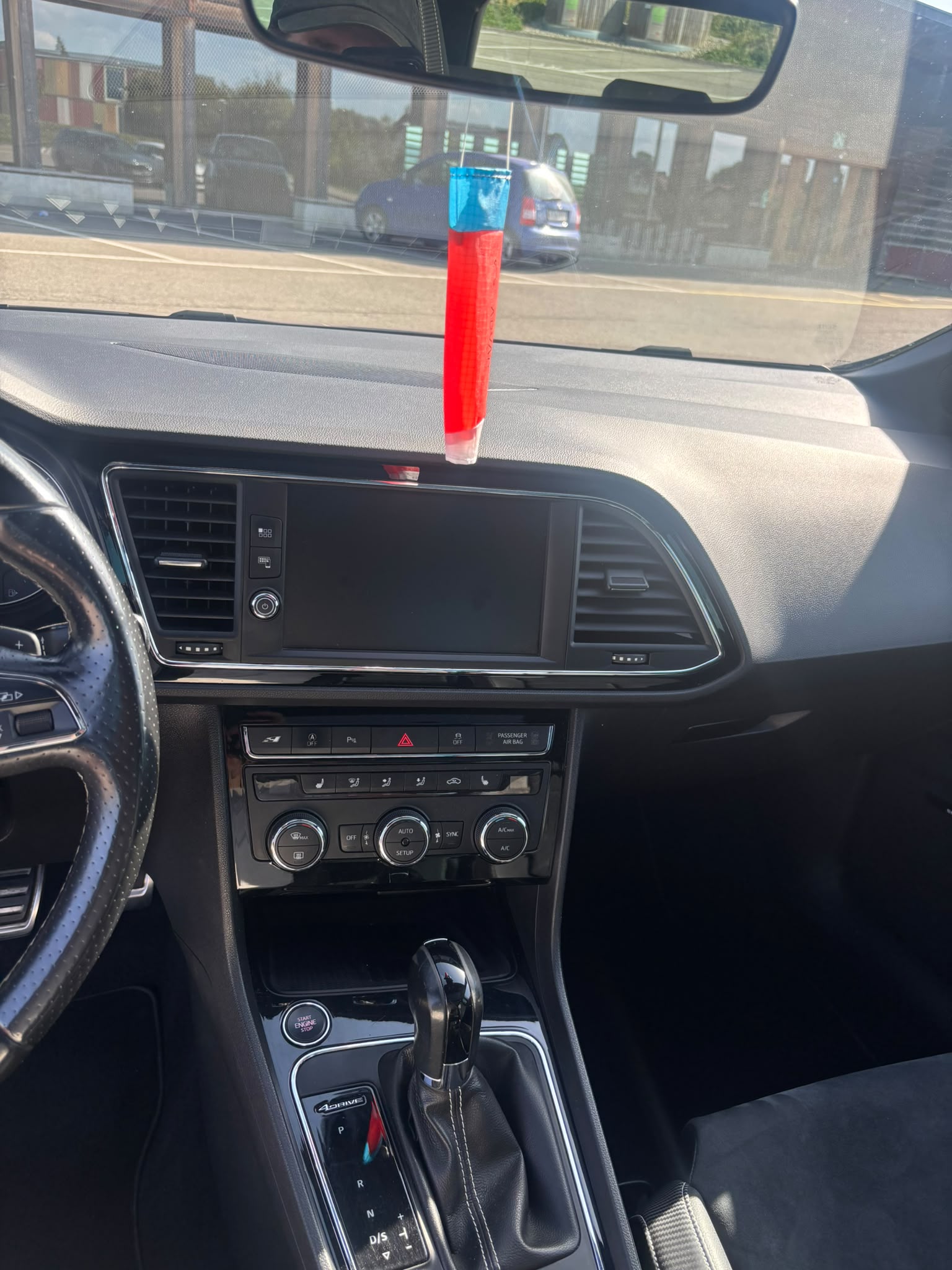 SEAT Leon ST 2.0 TSI Cupra 300 4 Drive DSG-image-7