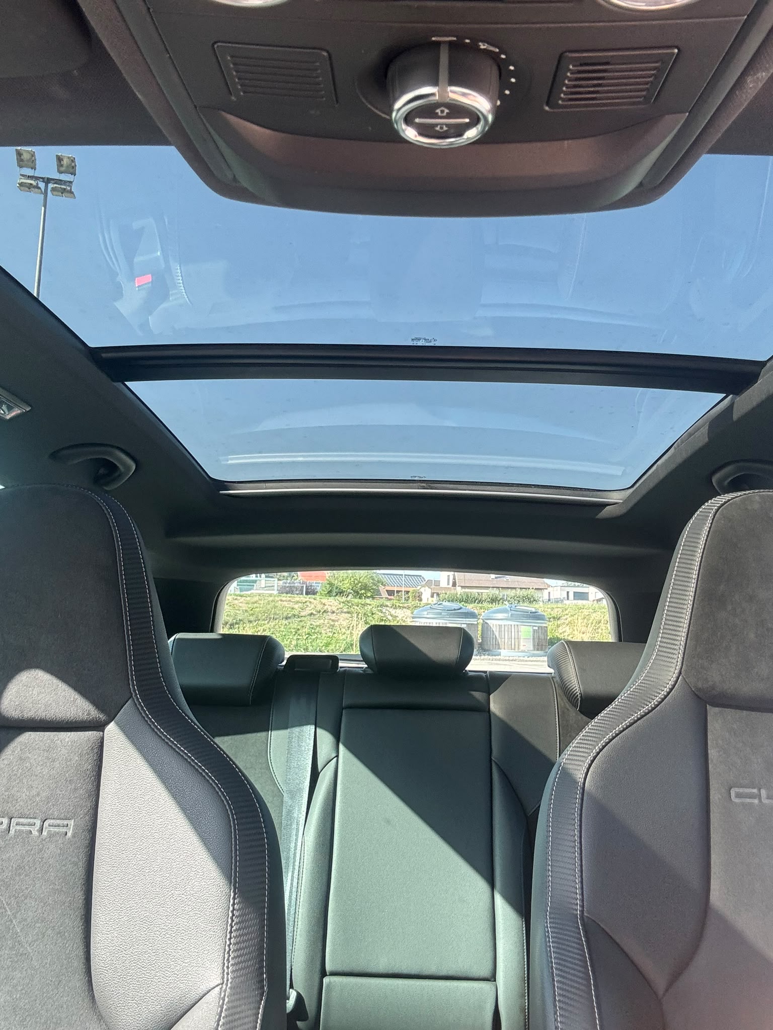 SEAT Leon ST 2.0 TSI Cupra 300 4 Drive DSG-image-8