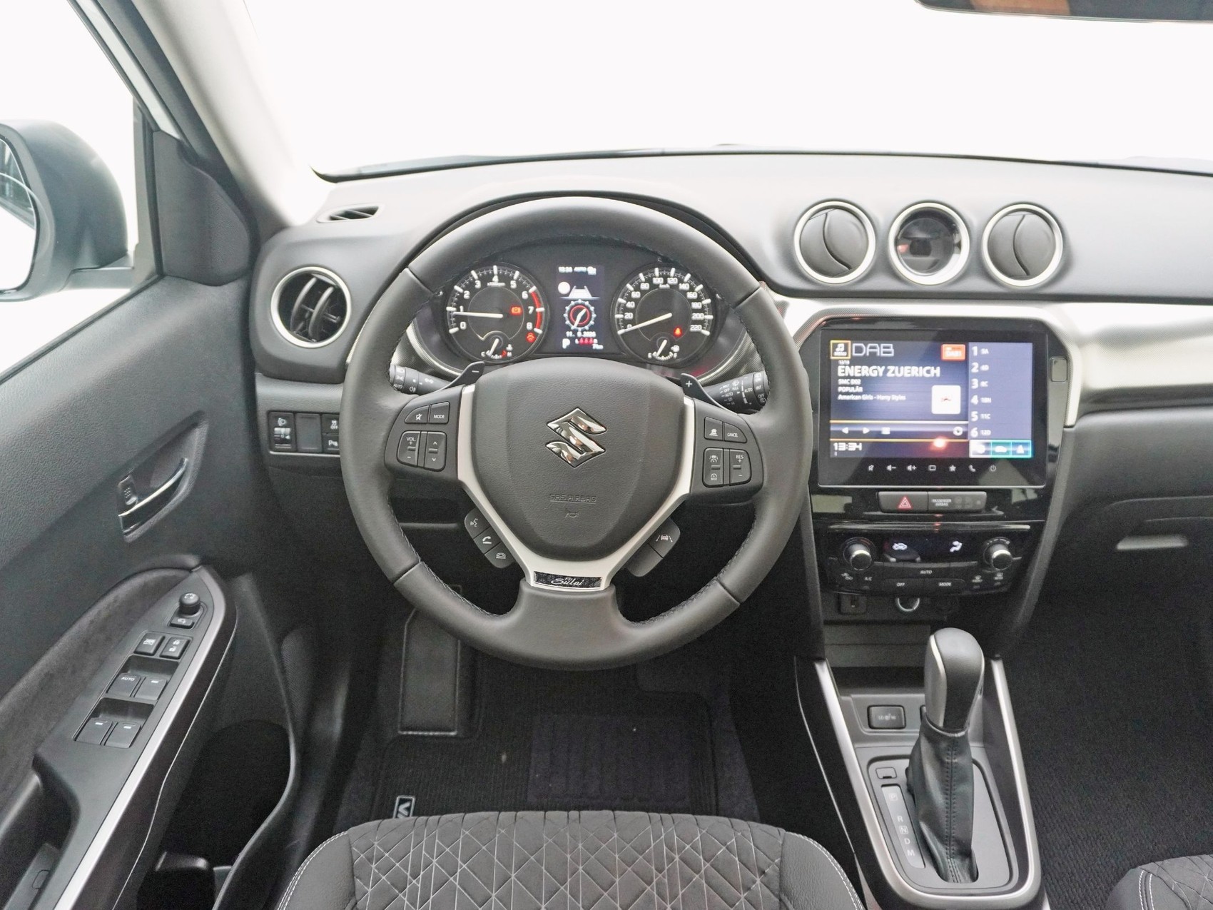 SUZUKI Vitara 1.4 T Piz Sulai Top Hybrid 4x4-image-11