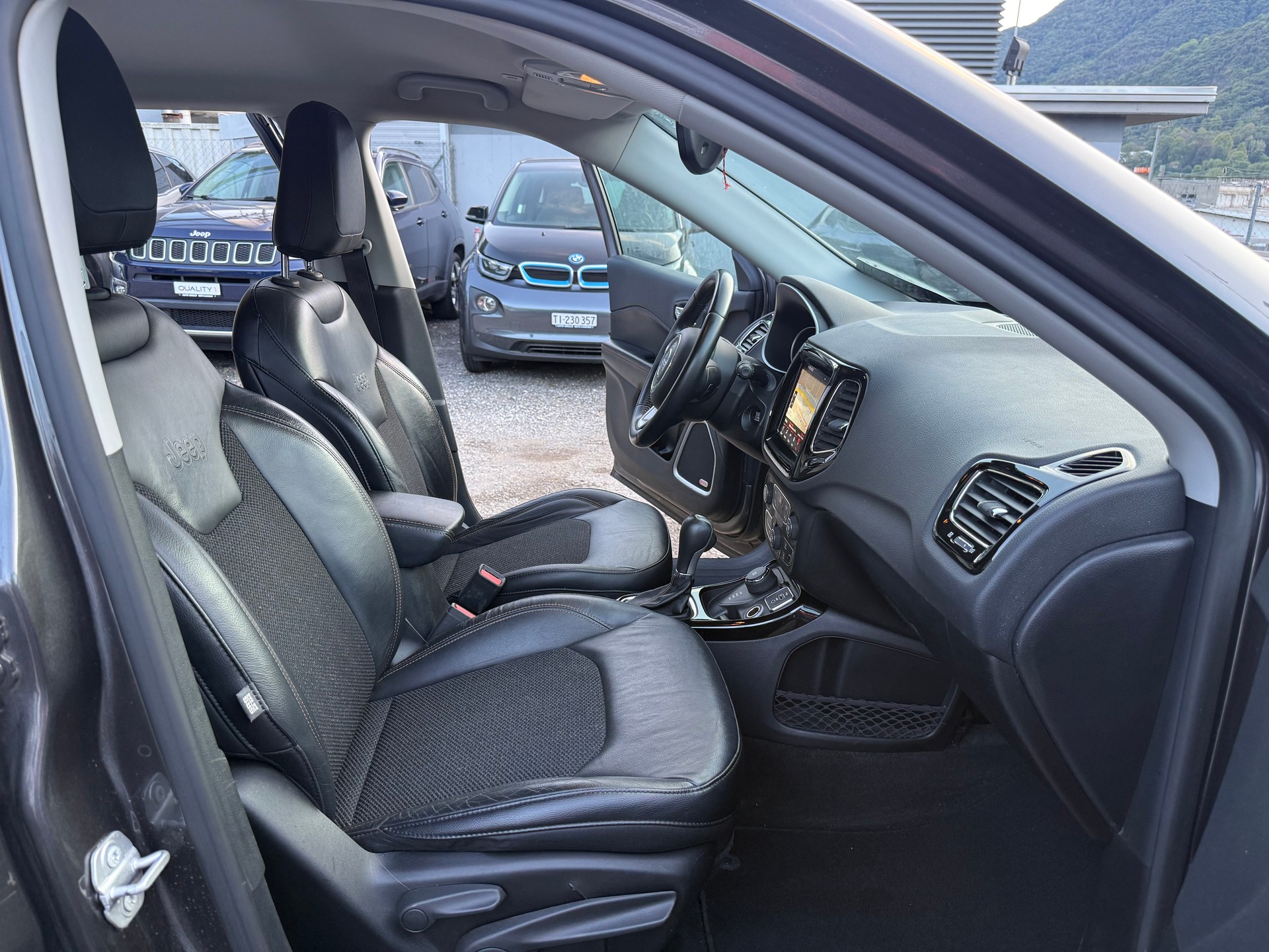 JEEP Compass 2.0CRD Opening Edition AWD 9ATX-image-10