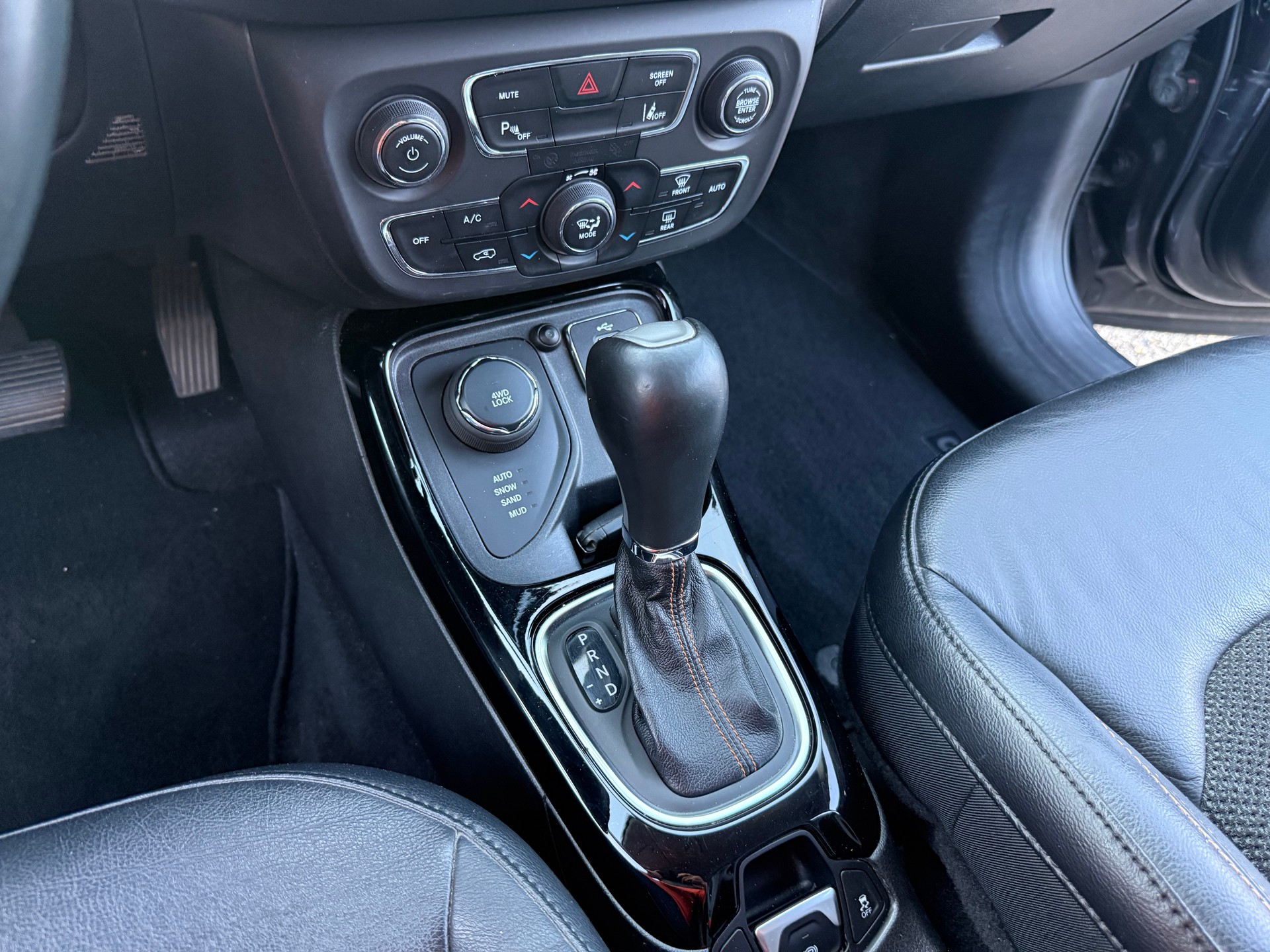 JEEP Compass 2.0CRD Opening Edition AWD 9ATX-image-11
