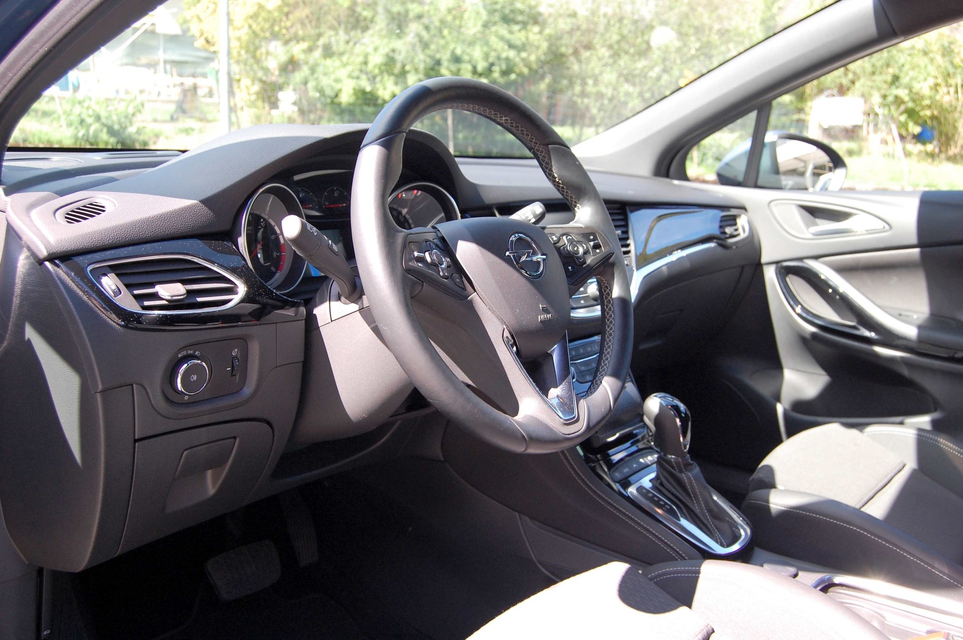 OPEL Astra 1.6i Turbo OPC Line Automatic-image-12