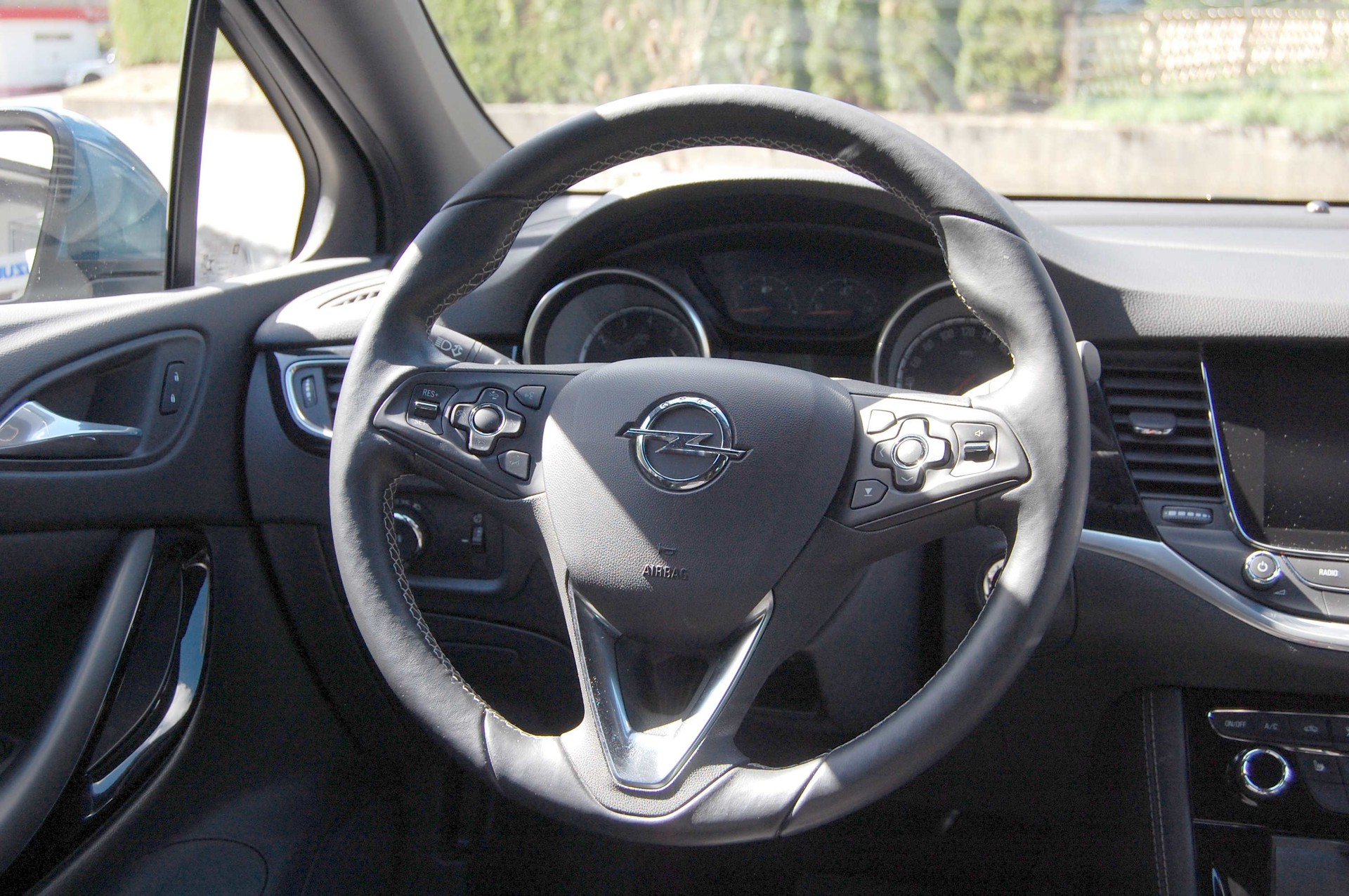 OPEL Astra 1.6i Turbo OPC Line Automatic-image-10