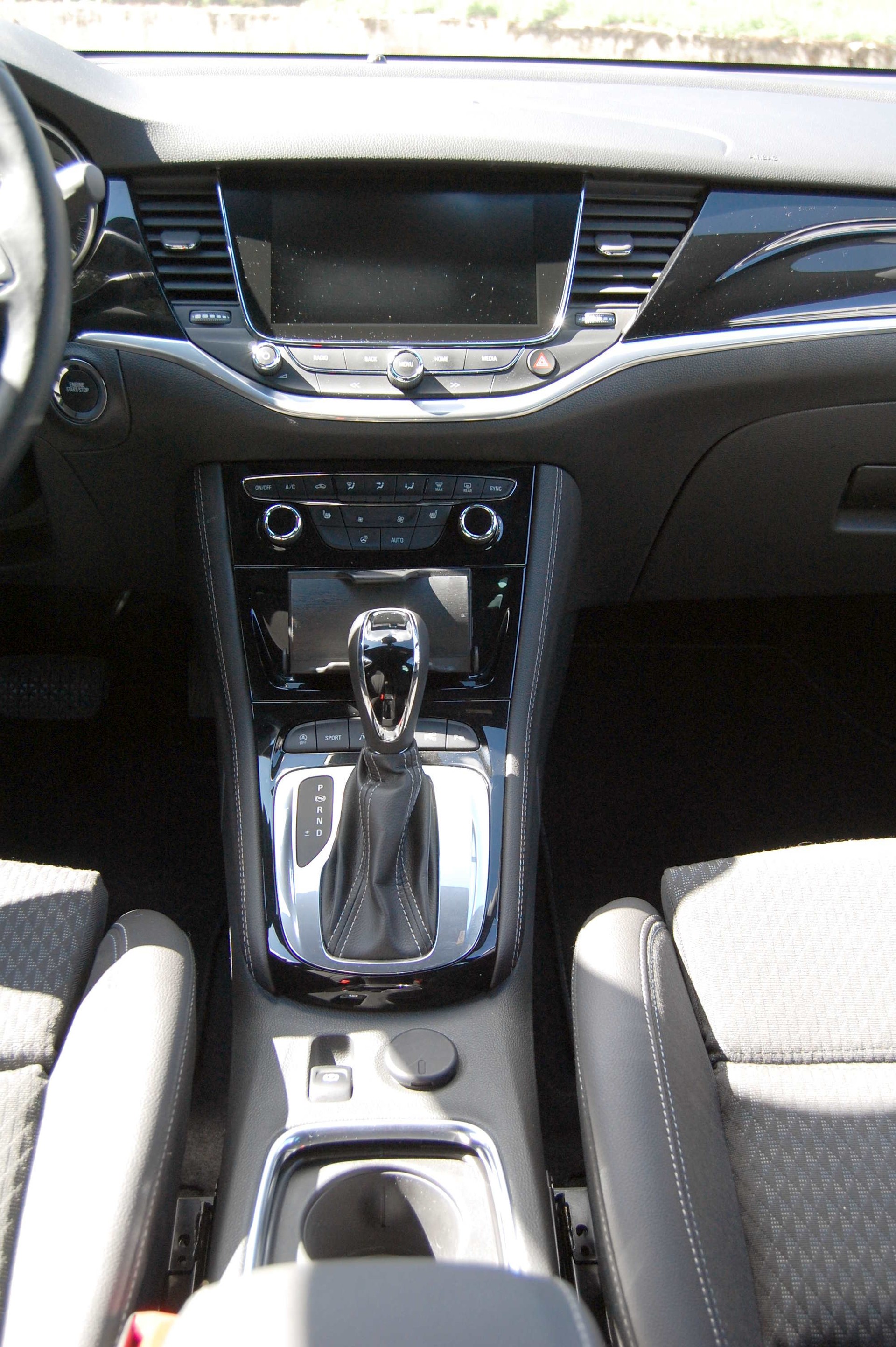 OPEL Astra 1.6i Turbo OPC Line Automatic-image-8