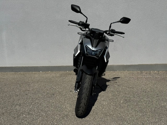 HONDA CB 750 Hornet-showroom-element-3