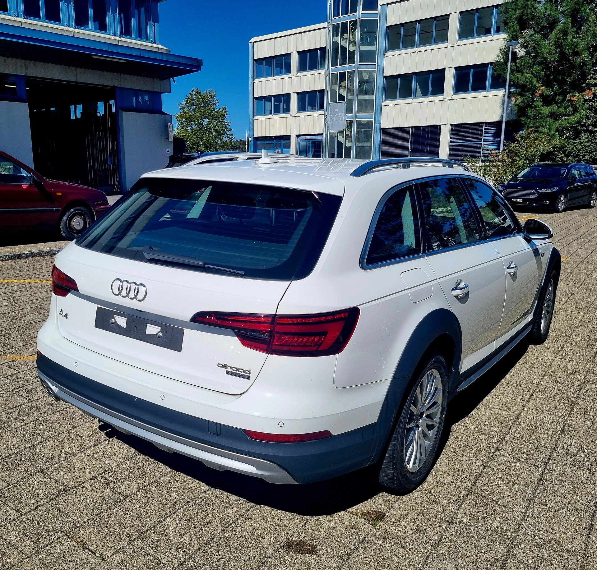 AUDI A4 allroad 2.0 TDI quattro S-tronic-image-3
