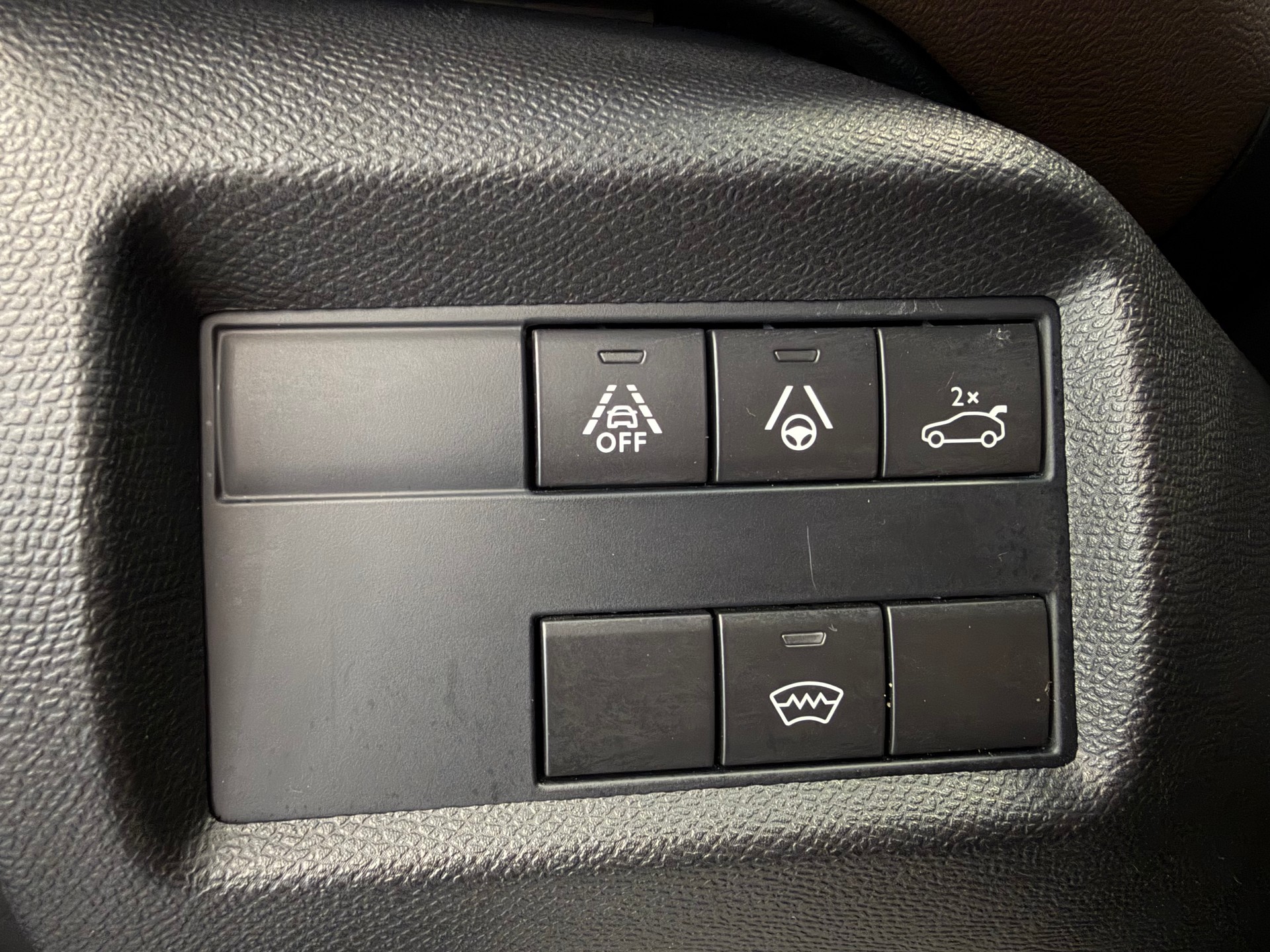 CITROEN C5 Aircross 2.0 BlueHD Shine EAT8-image-25