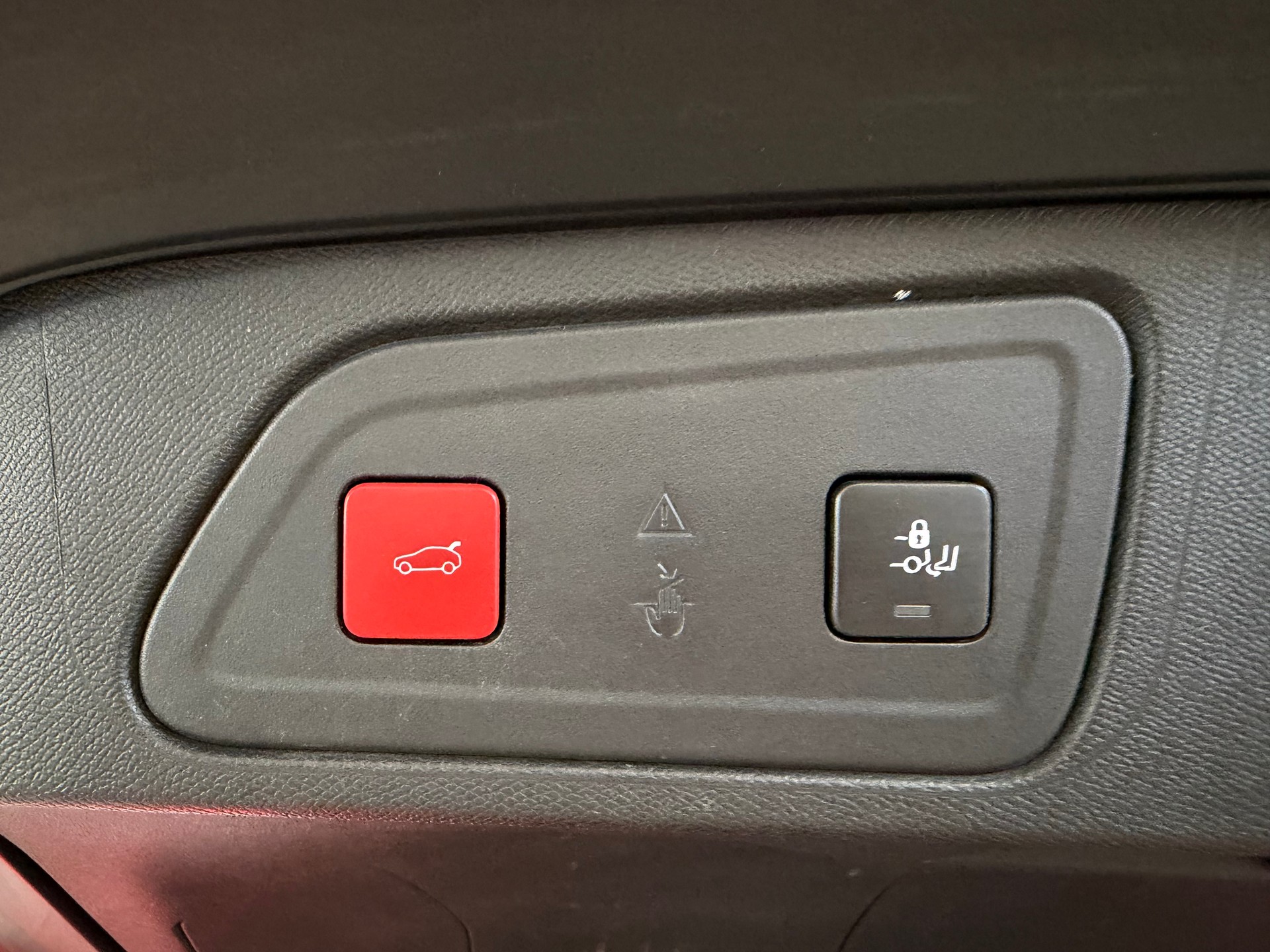 CITROEN C5 Aircross 2.0 BlueHD Shine EAT8-image-17