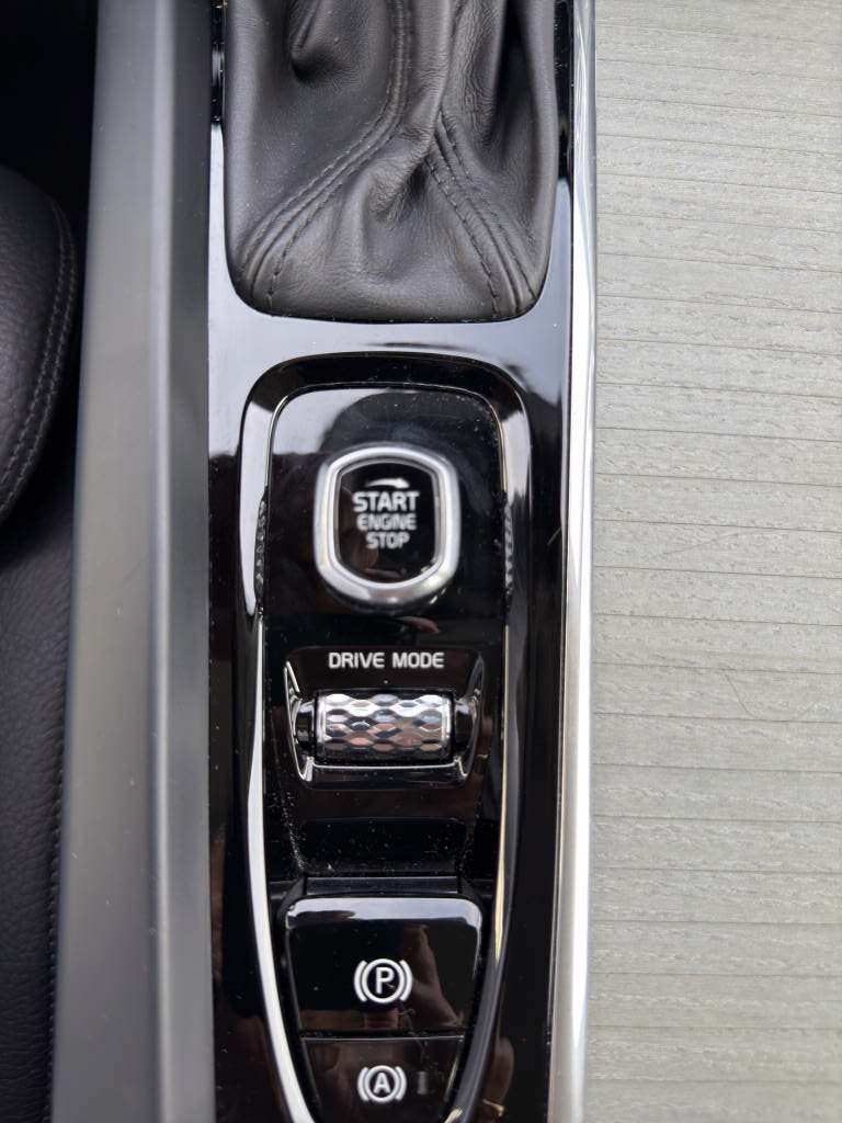VOLVO V60 2.0 T6 Inscription AWD-image-23