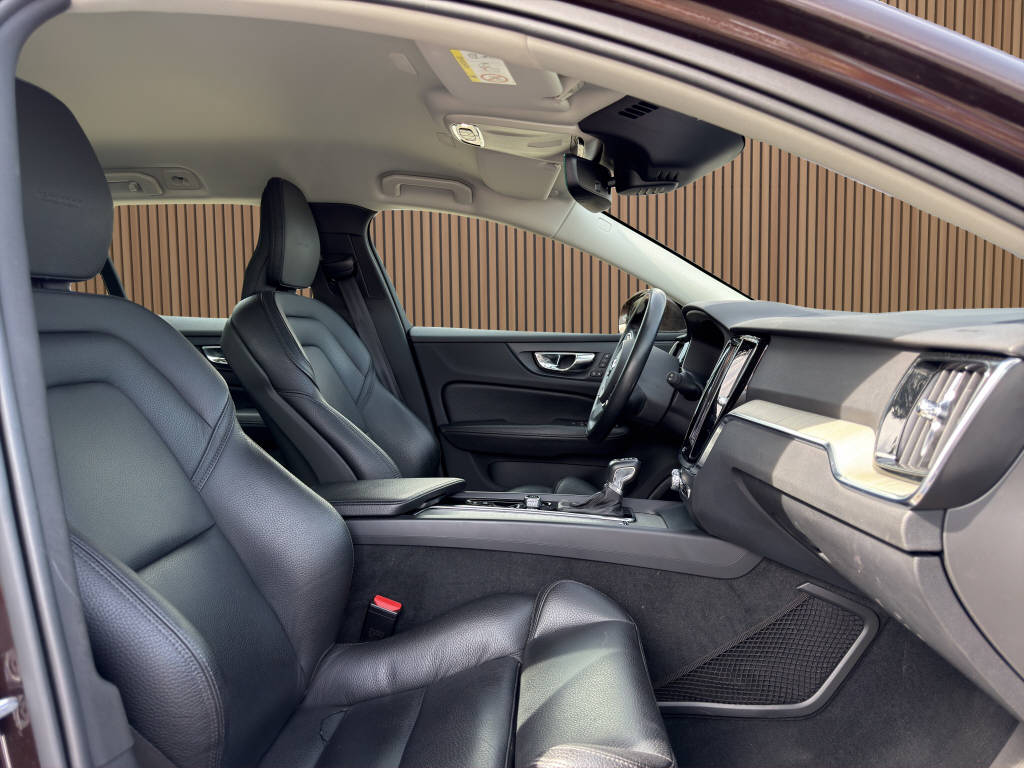 VOLVO V60 2.0 T6 Inscription AWD-image-13