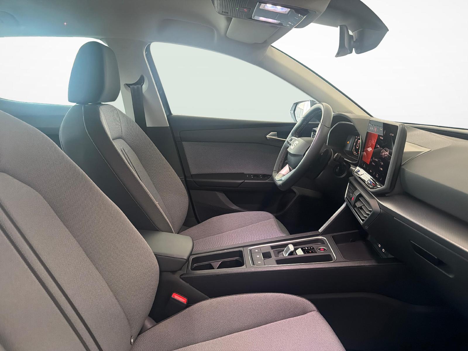 SEAT Leon 1.5 eTSI Style DSG-image-9