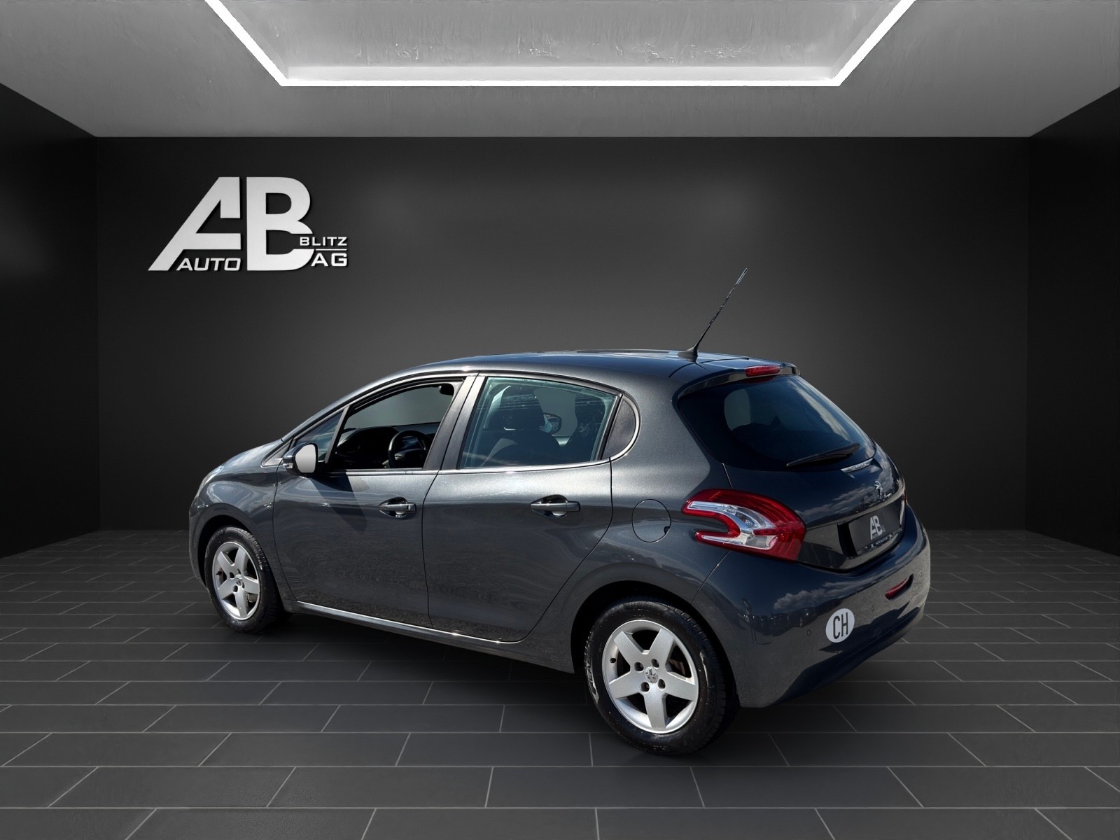 PEUGEOT 208 1.2 VTI Active mit 82 PS-image-2