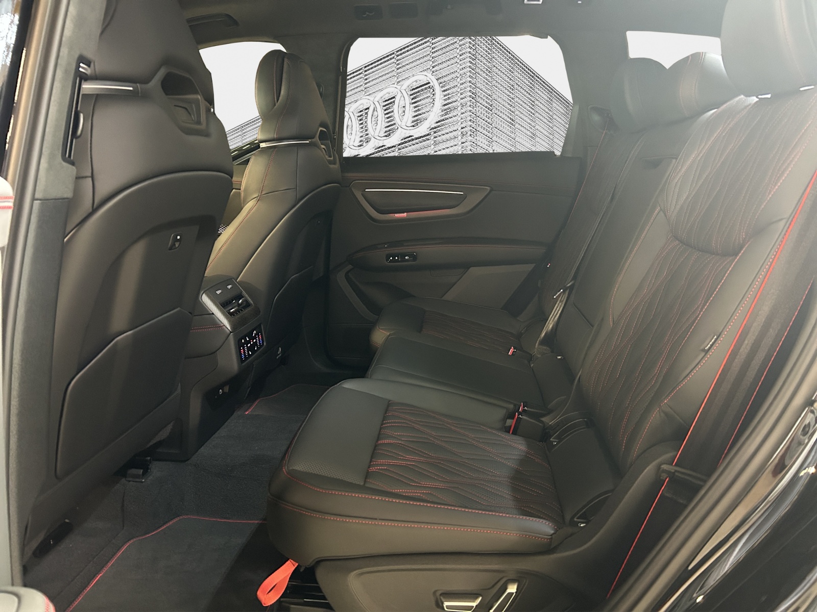 AUDI Q7 SUV TDI quattro 220 kW-image-11