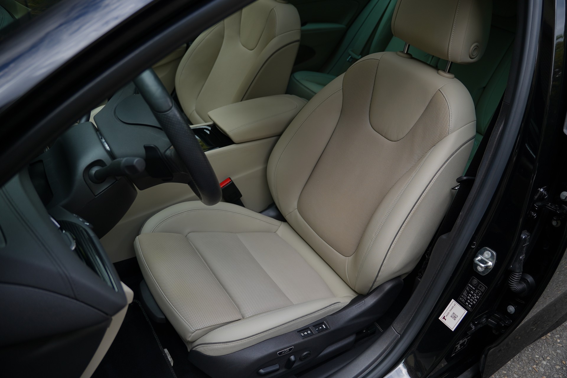 OPEL Insignia 2.0 T Grand Sport Excellence 4WD Automat.-image-16