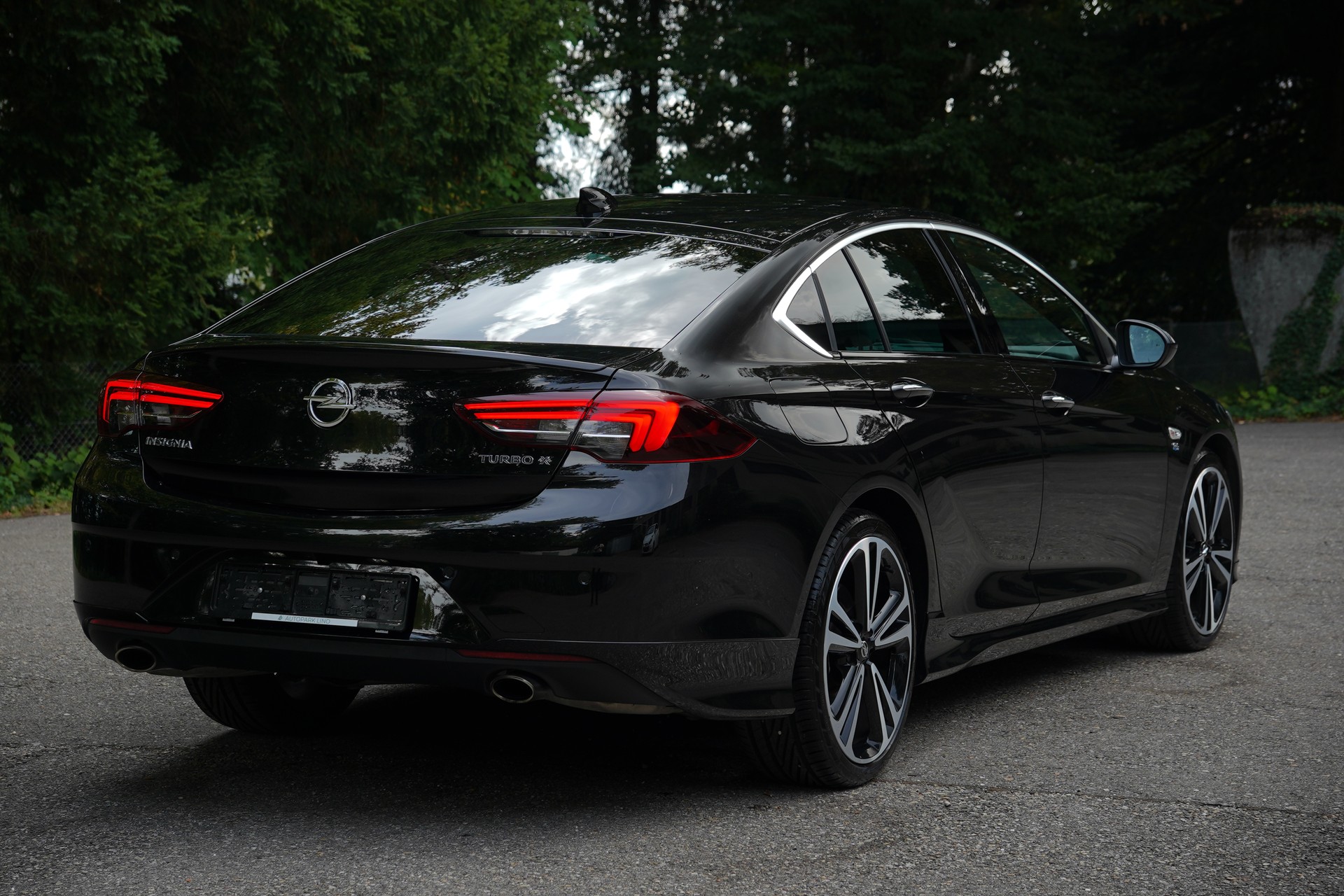 OPEL Insignia 2.0 T Grand Sport Excellence 4WD Automat.-image-2