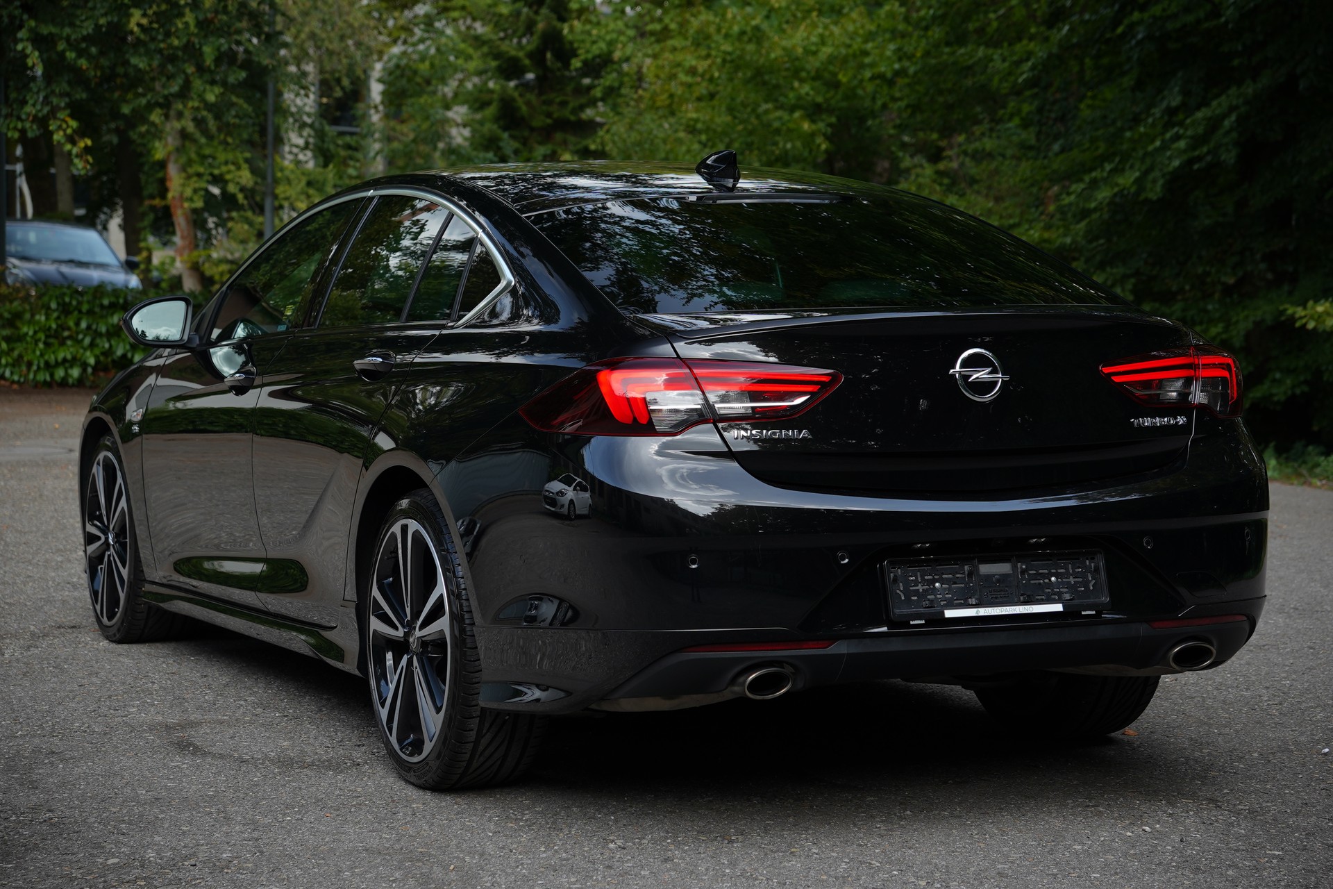 OPEL Insignia 2.0 T Grand Sport Excellence 4WD Automat.-image-4