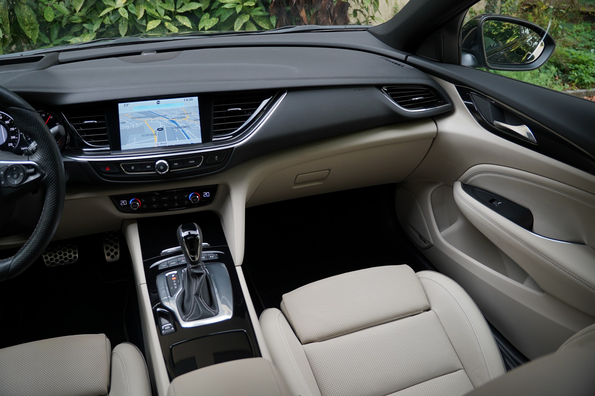 OPEL Insignia 2.0 T Grand Sport Excellence 4WD Automat.-image-21