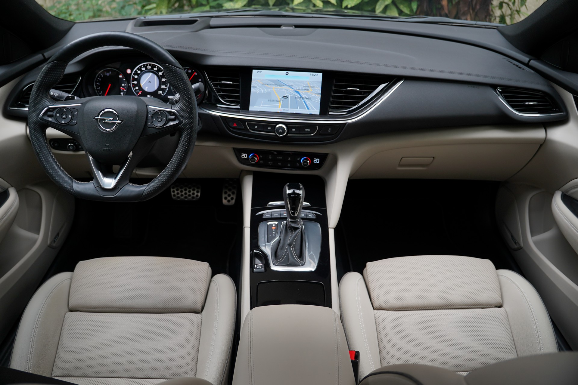 OPEL Insignia 2.0 T Grand Sport Excellence 4WD Automat.-image-15