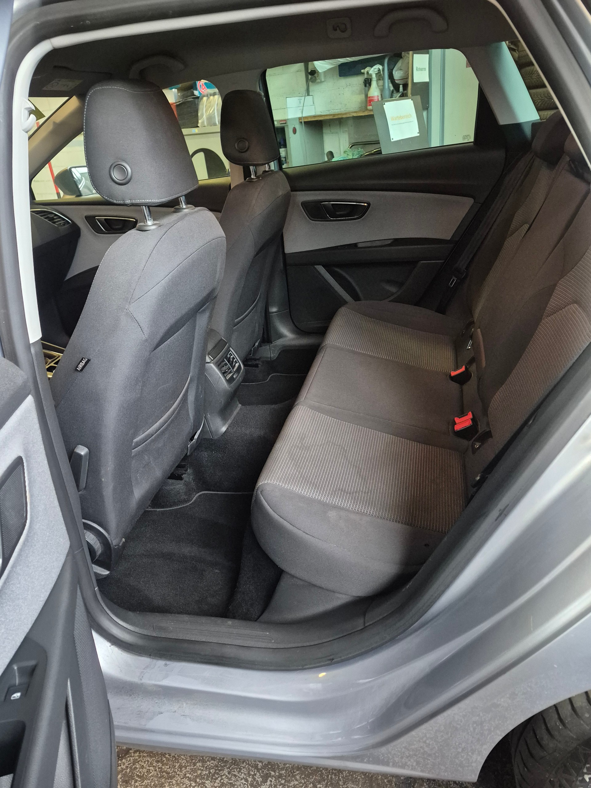 SEAT Leon ST 1.6 TDI CR Style DSG-image-12