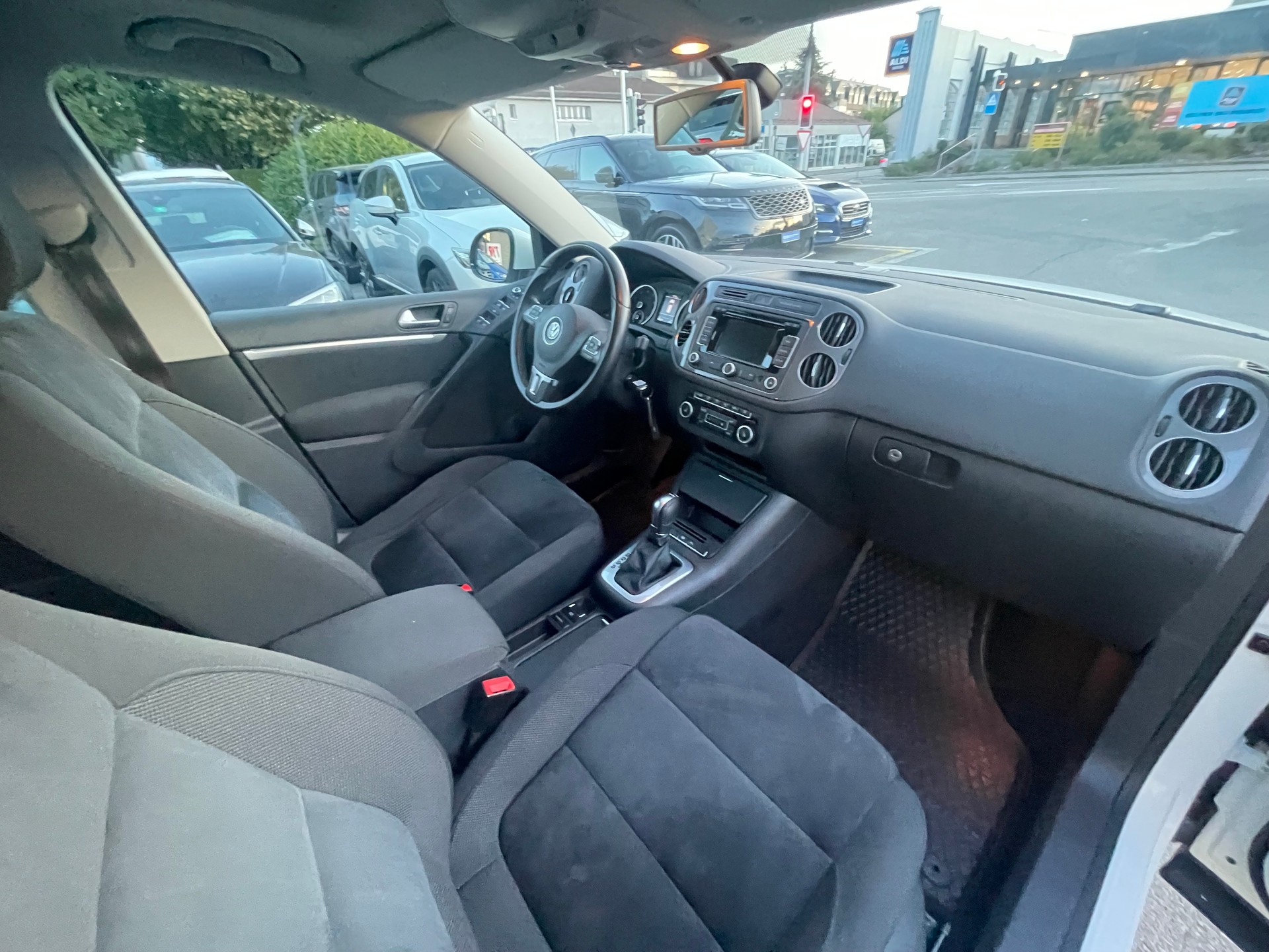 VW Tiguan 2.0 TSI Design 4Motion DSG-image-9
