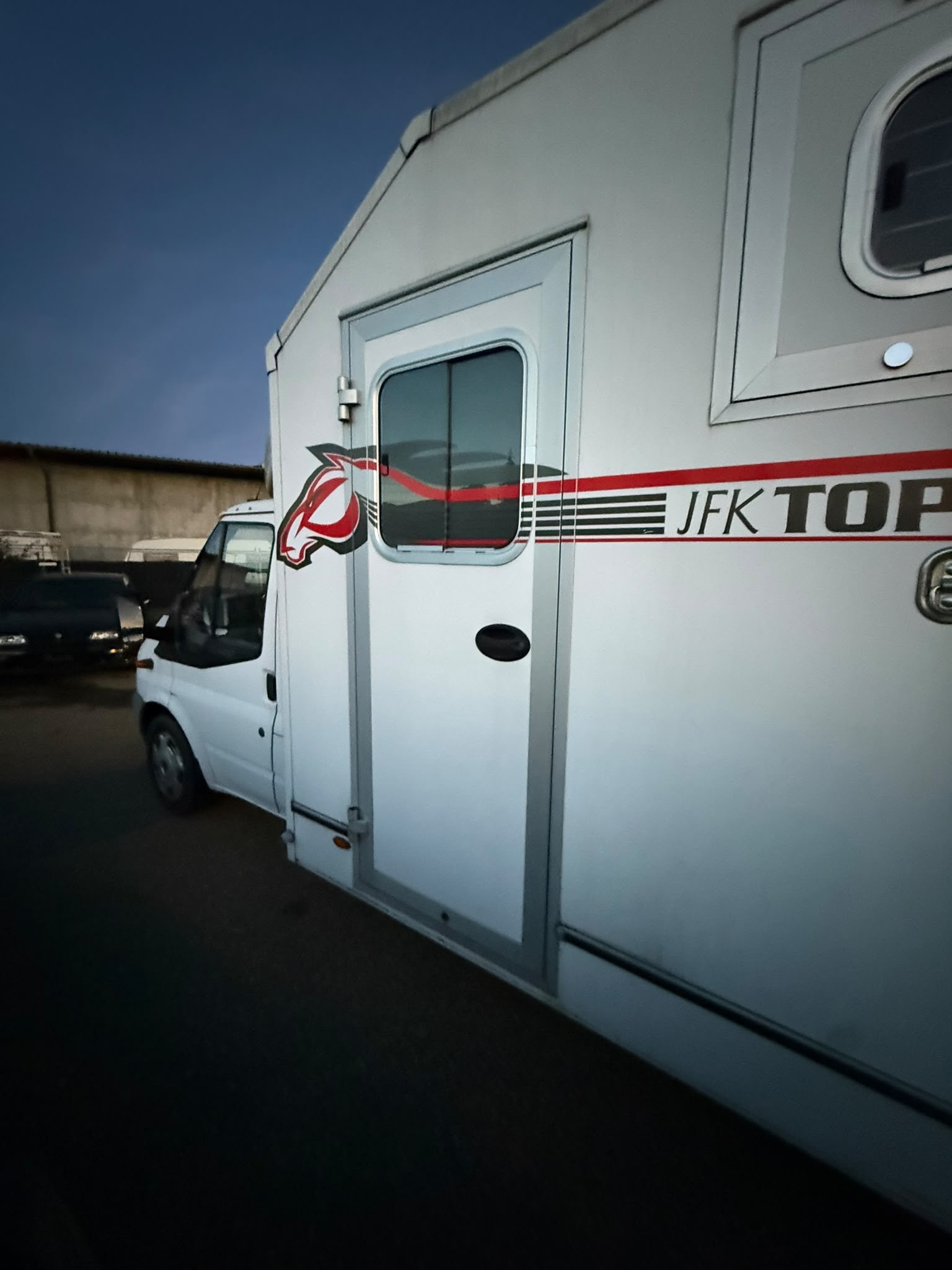 FORD Transit 2.2 TDCi 350 Pferdetransport-image-7