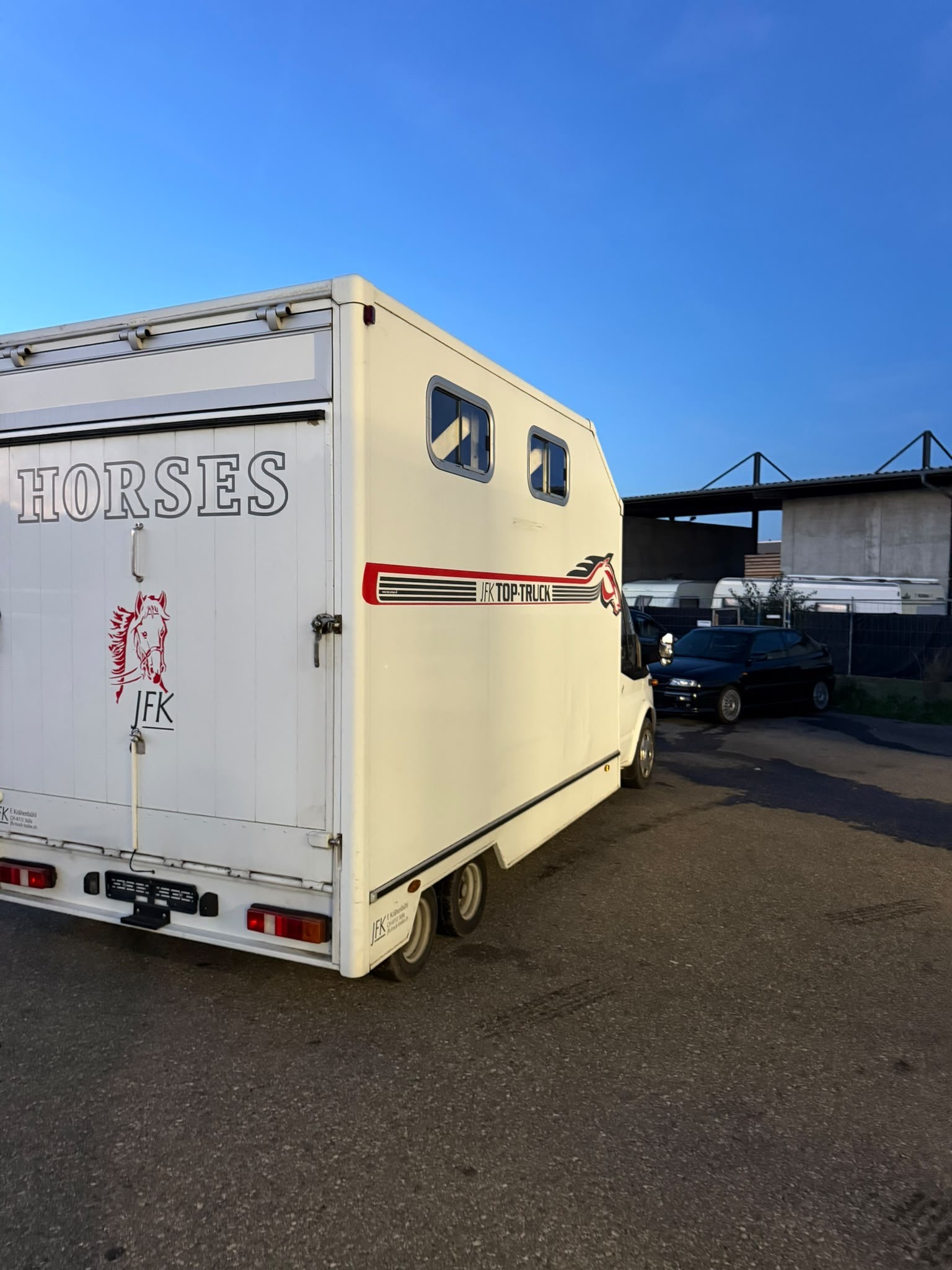 FORD Transit 2.2 TDCi 350 Pferdetransport-image-4